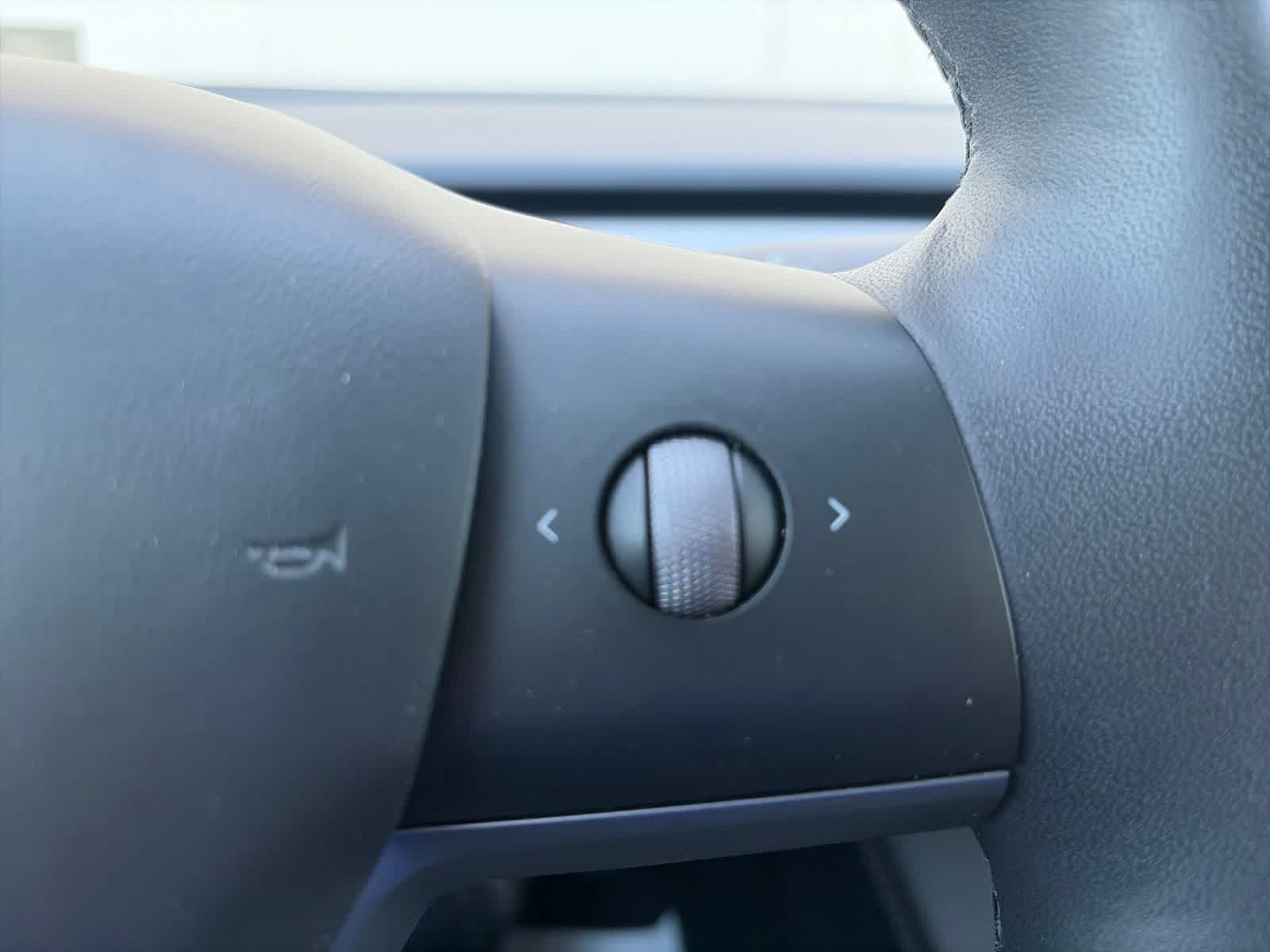 Thumbnail: 2023 Tesla Model 3 - 33