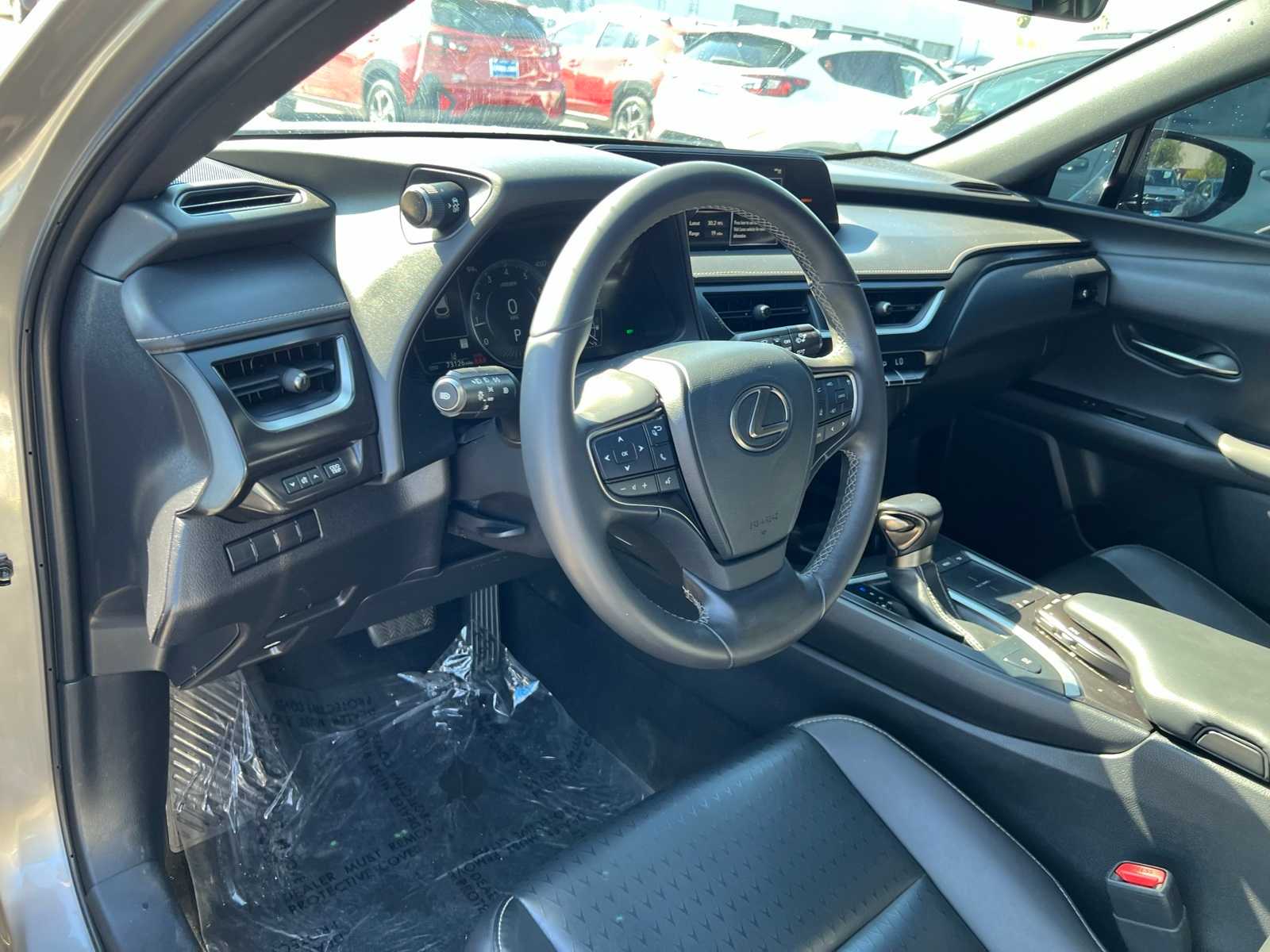 Thumbnail: 2020 Lexus UX - 13