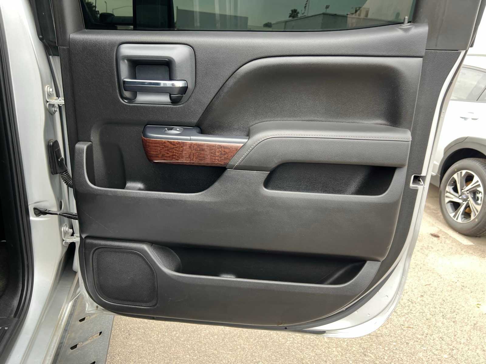 Thumbnail: 2015 GMC Sierra 2500 - 21