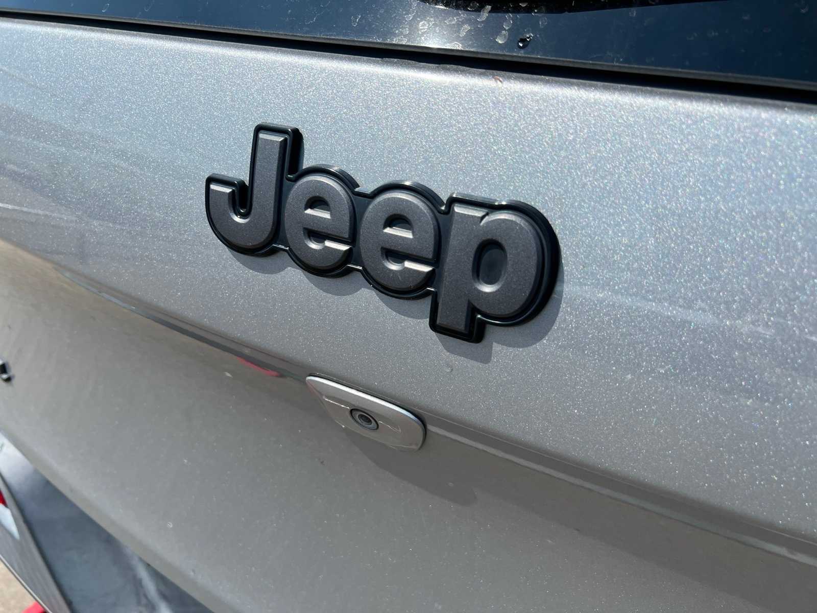 Thumbnail: 2015 Jeep Cherokee - 6