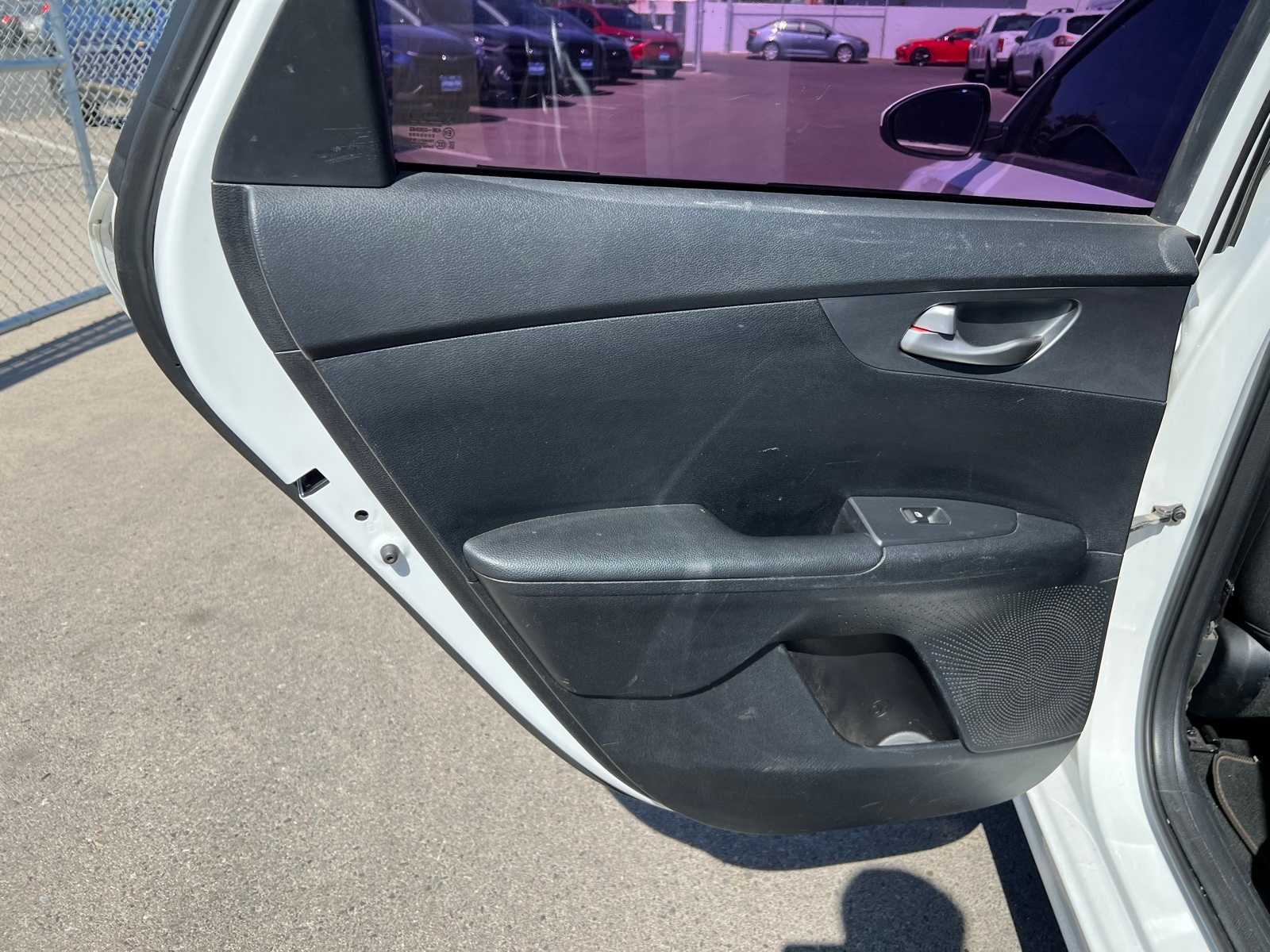 2019 Kia Forte FE 18