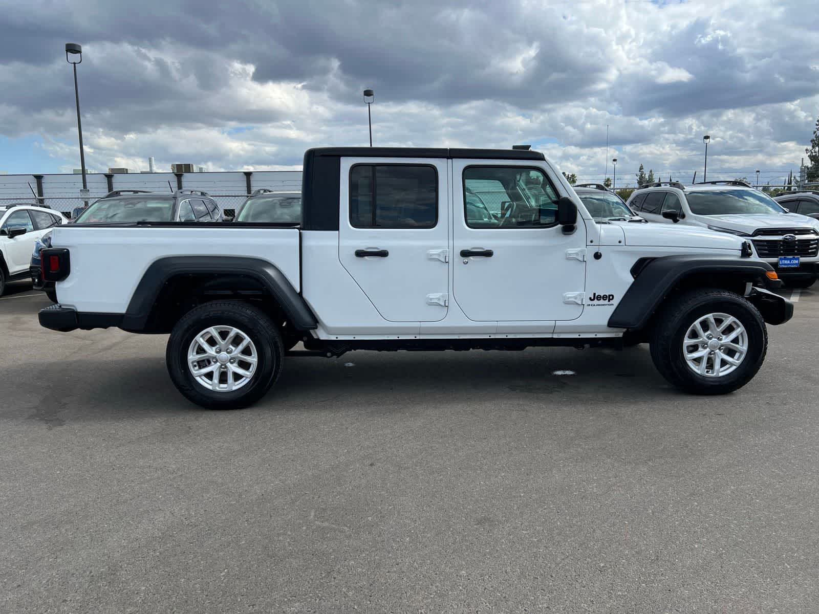 Thumbnail: 2023 Jeep Gladiator - 7