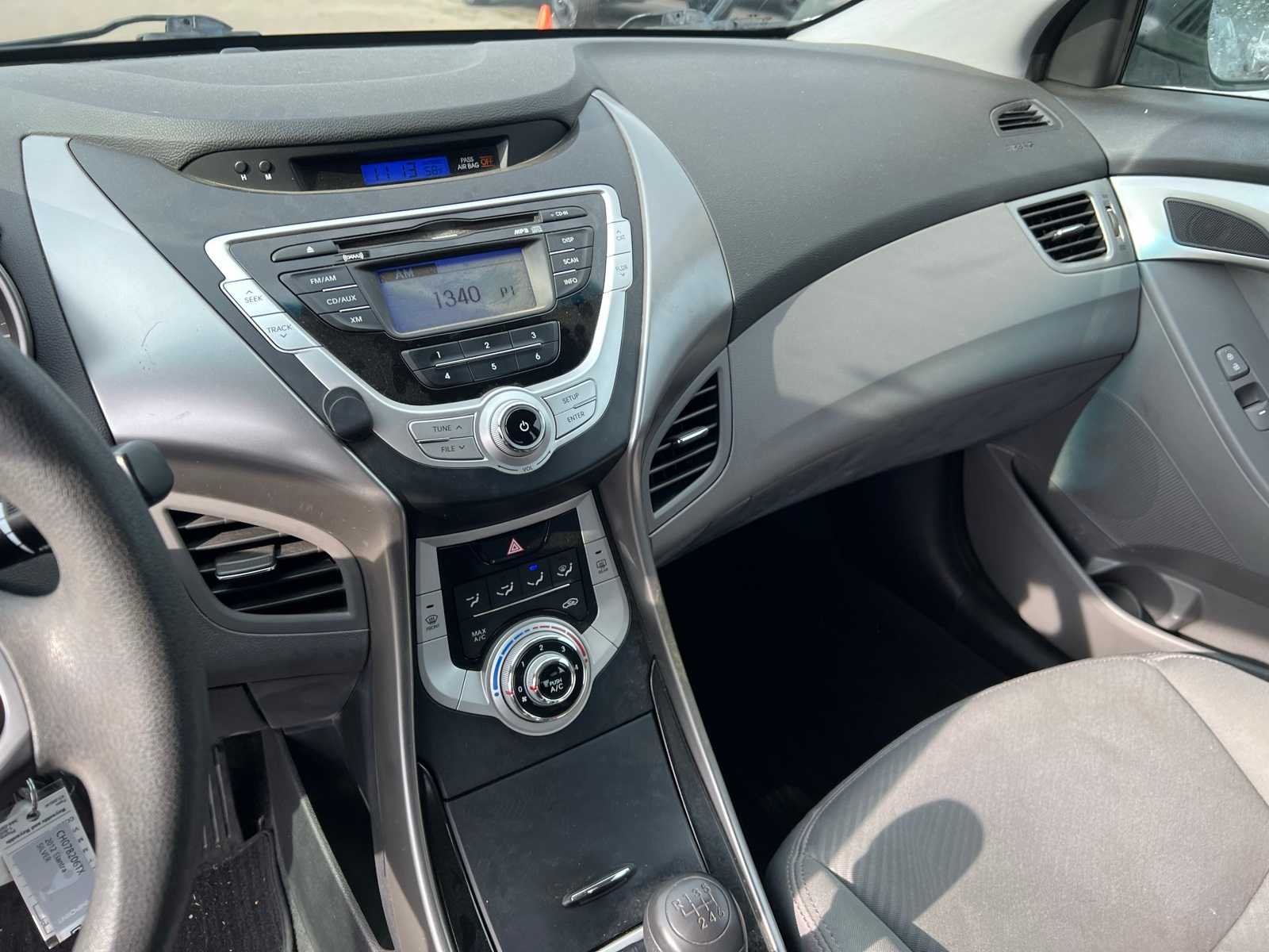 Thumbnail: 2012 Hyundai Elantra - 31