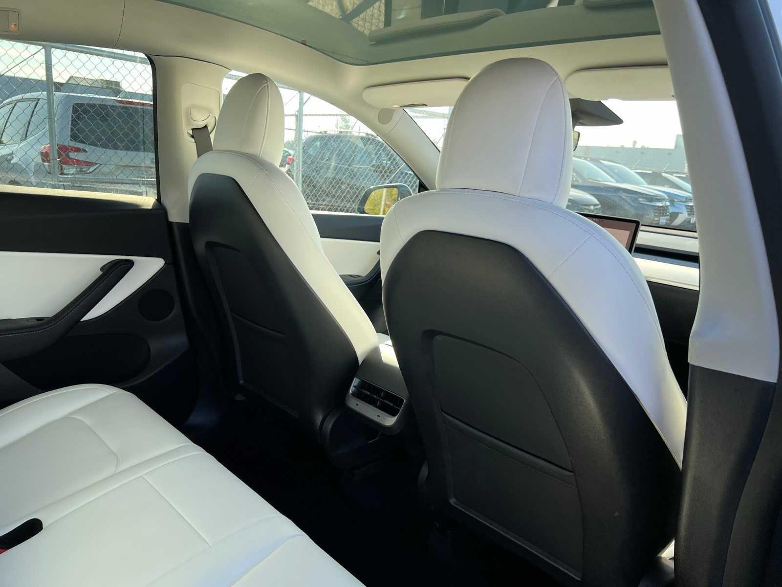 Thumbnail: 2022 Tesla Model Y - 21