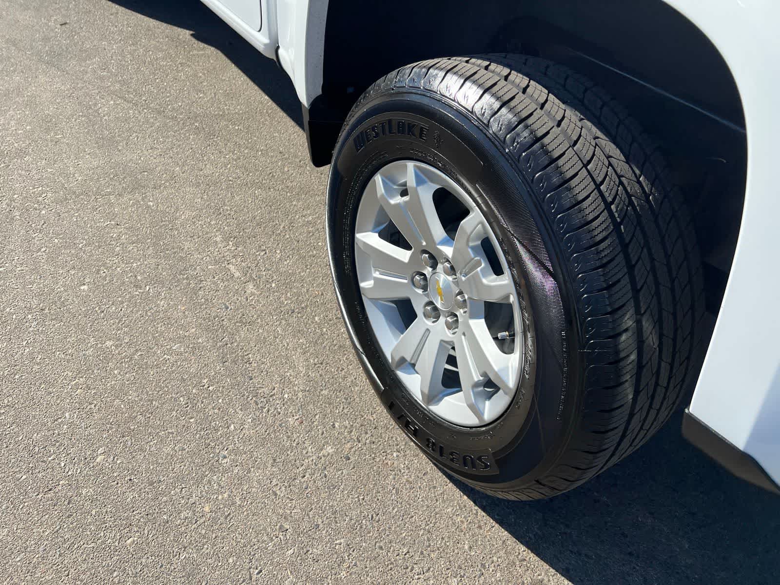 Thumbnail: 2022 Chevrolet Colorado - 17