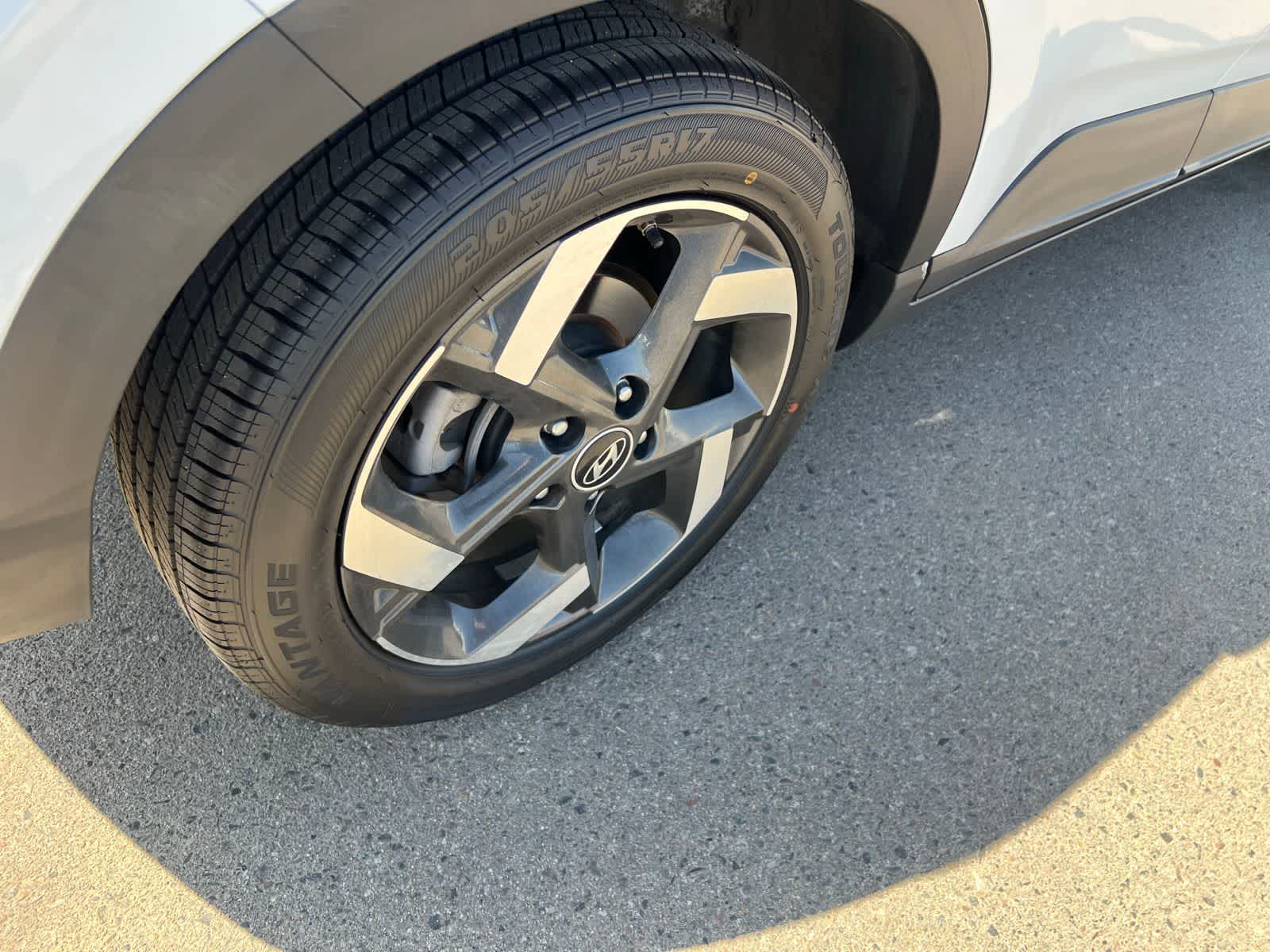 Thumbnail: 2023 Hyundai Venue - 19