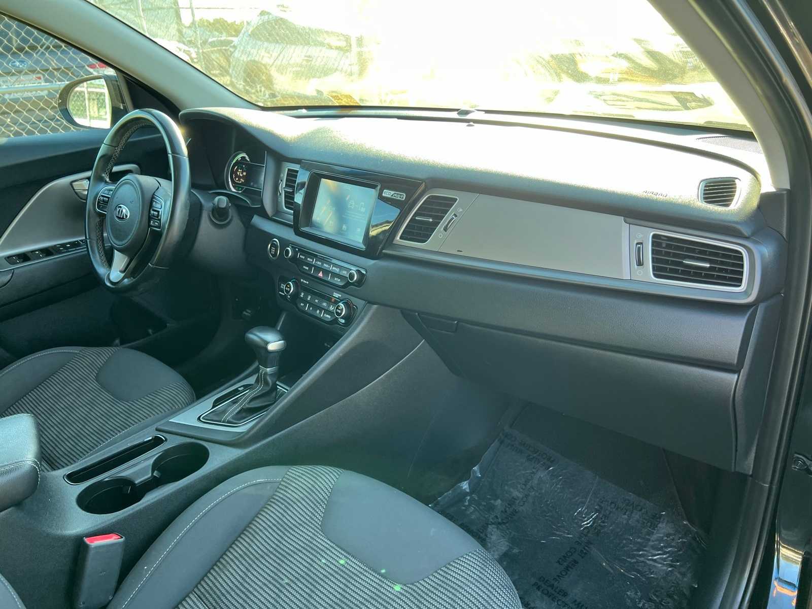 Thumbnail: 2018 Kia Niro - 26