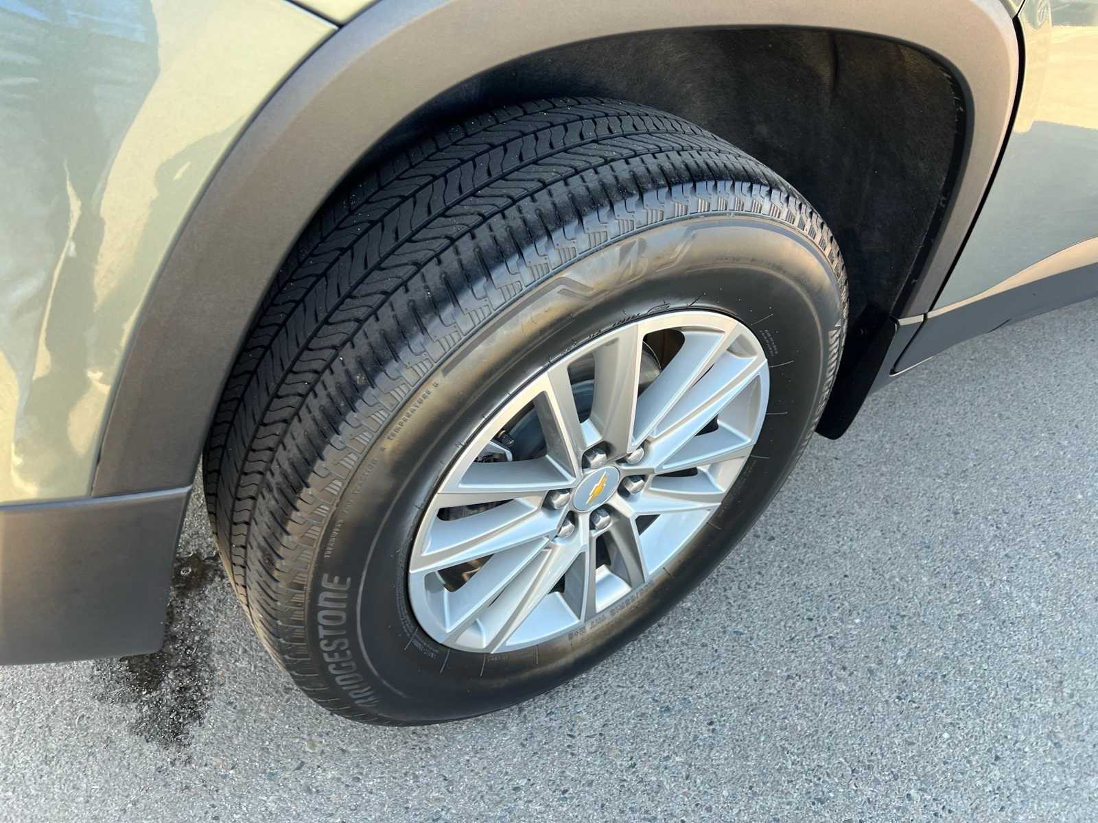 Thumbnail: 2023 Chevrolet Traverse - 21