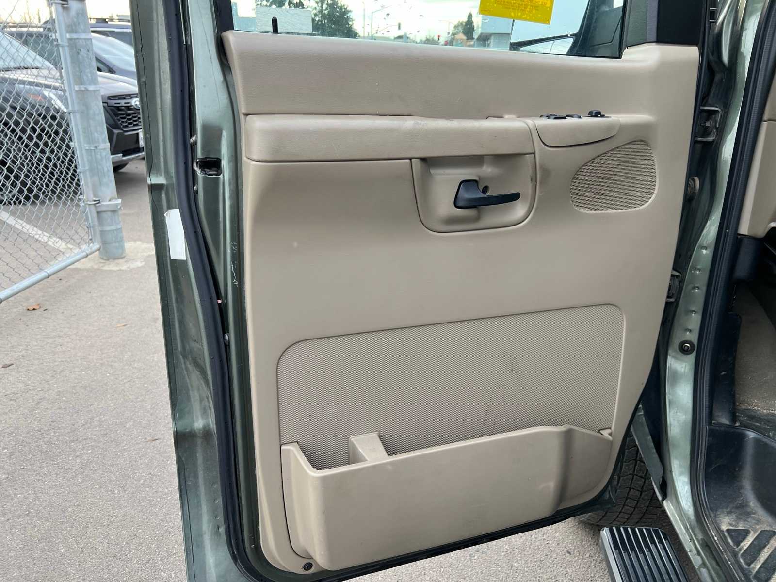 Thumbnail: 2005 Ford Econoline - 14