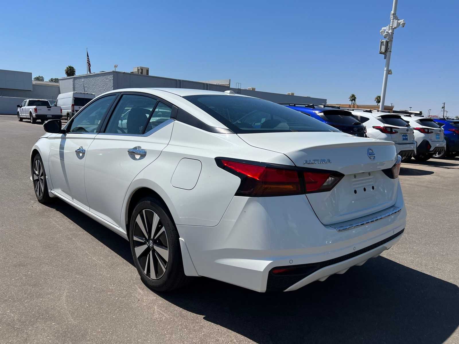 Thumbnail: 2021 Nissan Altima - 3