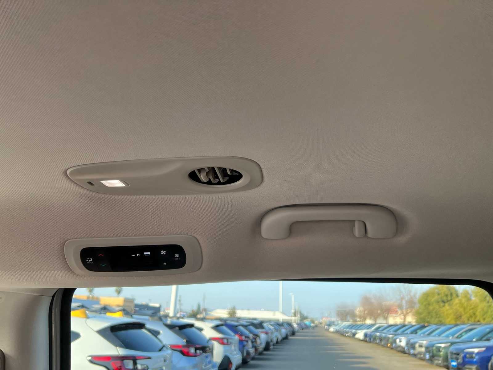 Thumbnail: 2023 Chrysler Voyager - 30