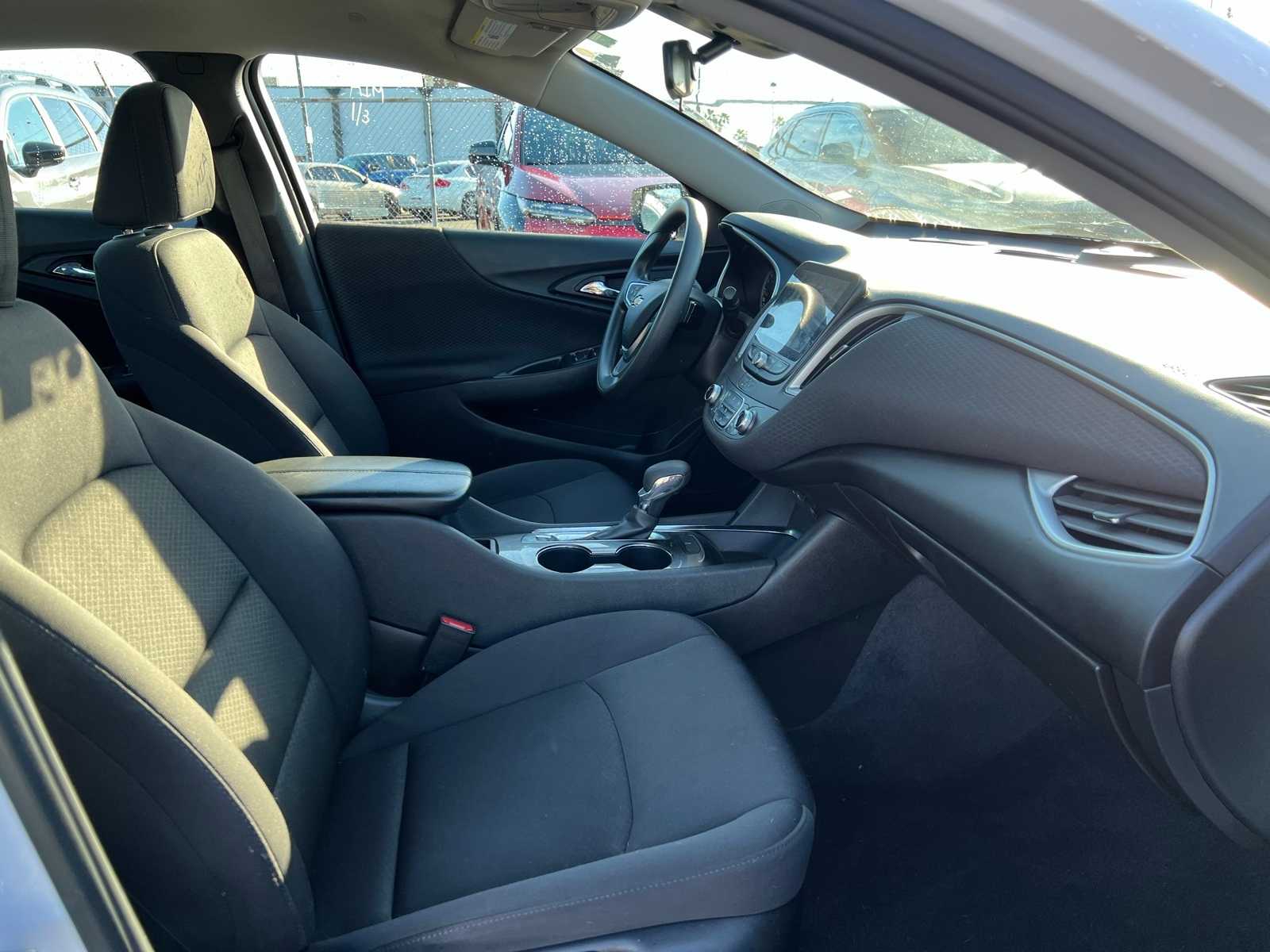 Thumbnail: 2023 Chevrolet Malibu - 27