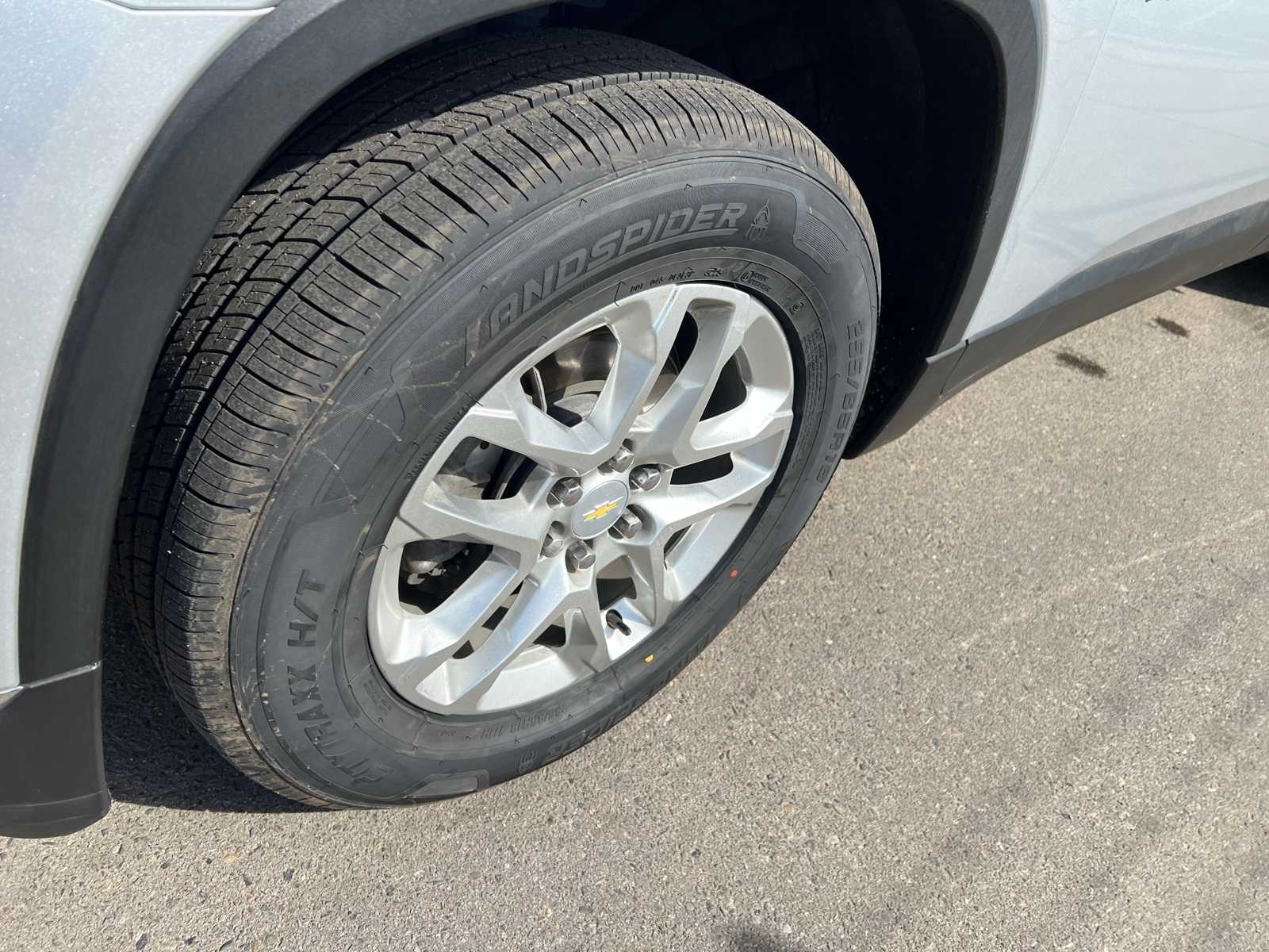 Thumbnail: 2021 Chevrolet Traverse - 12