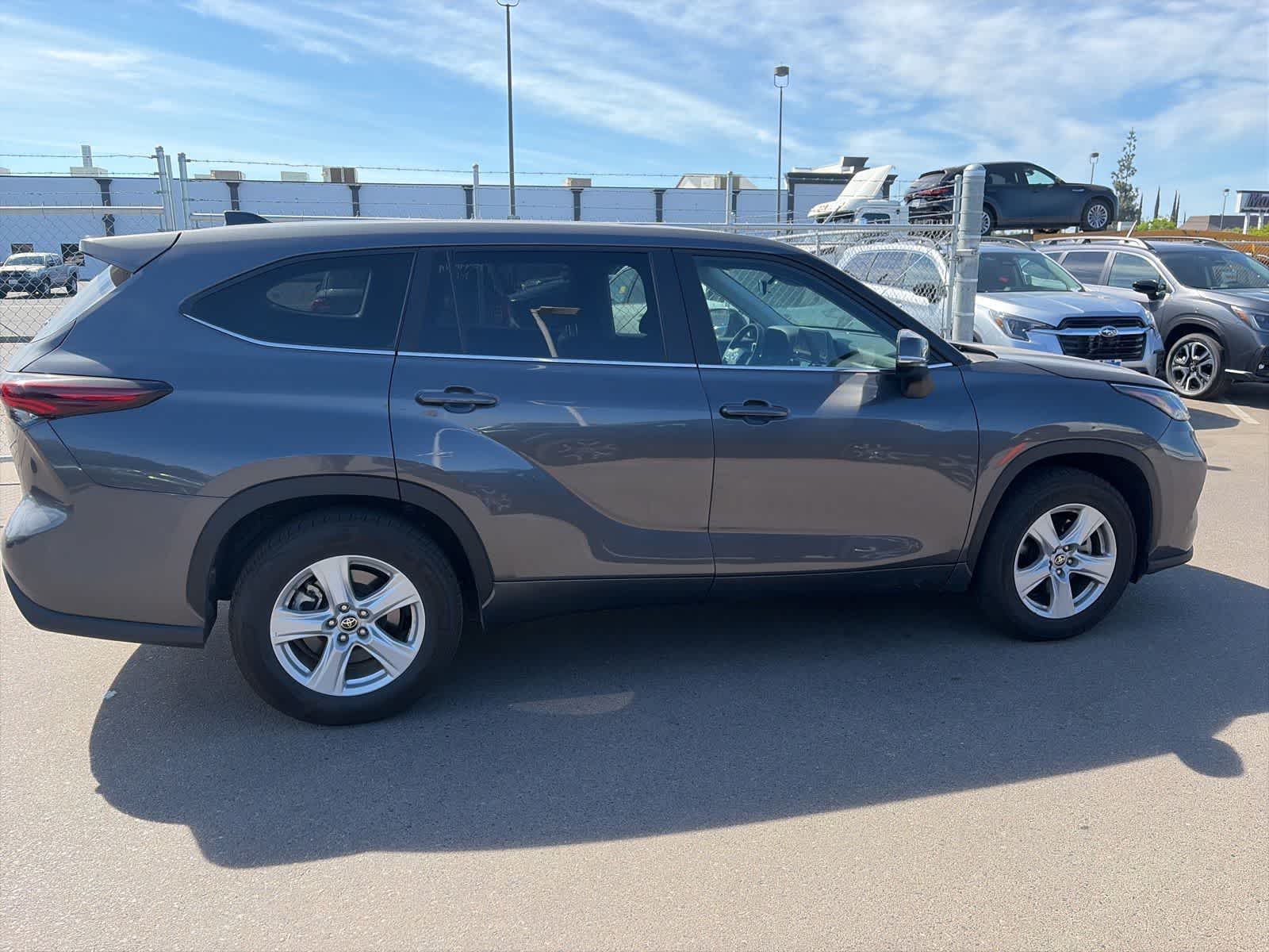 Thumbnail: 2025 Toyota Highlander - 12