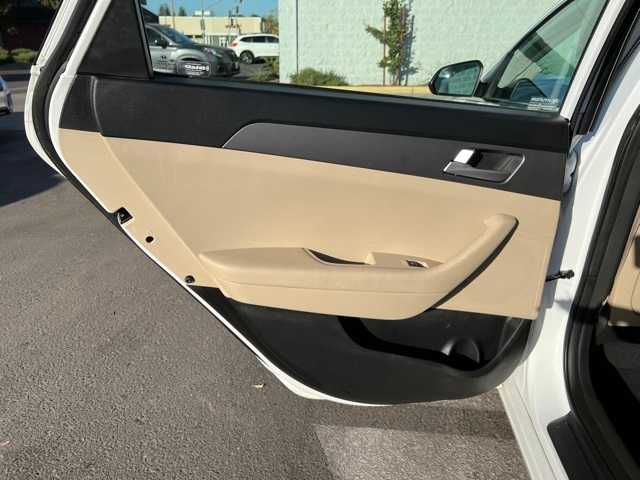 Thumbnail: 2015 Hyundai Sonata - 19