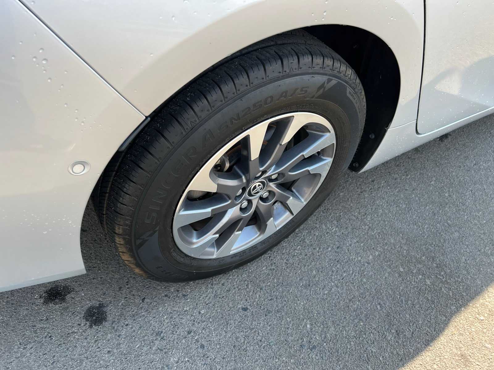 Thumbnail: 2019 Toyota Prius - 21
