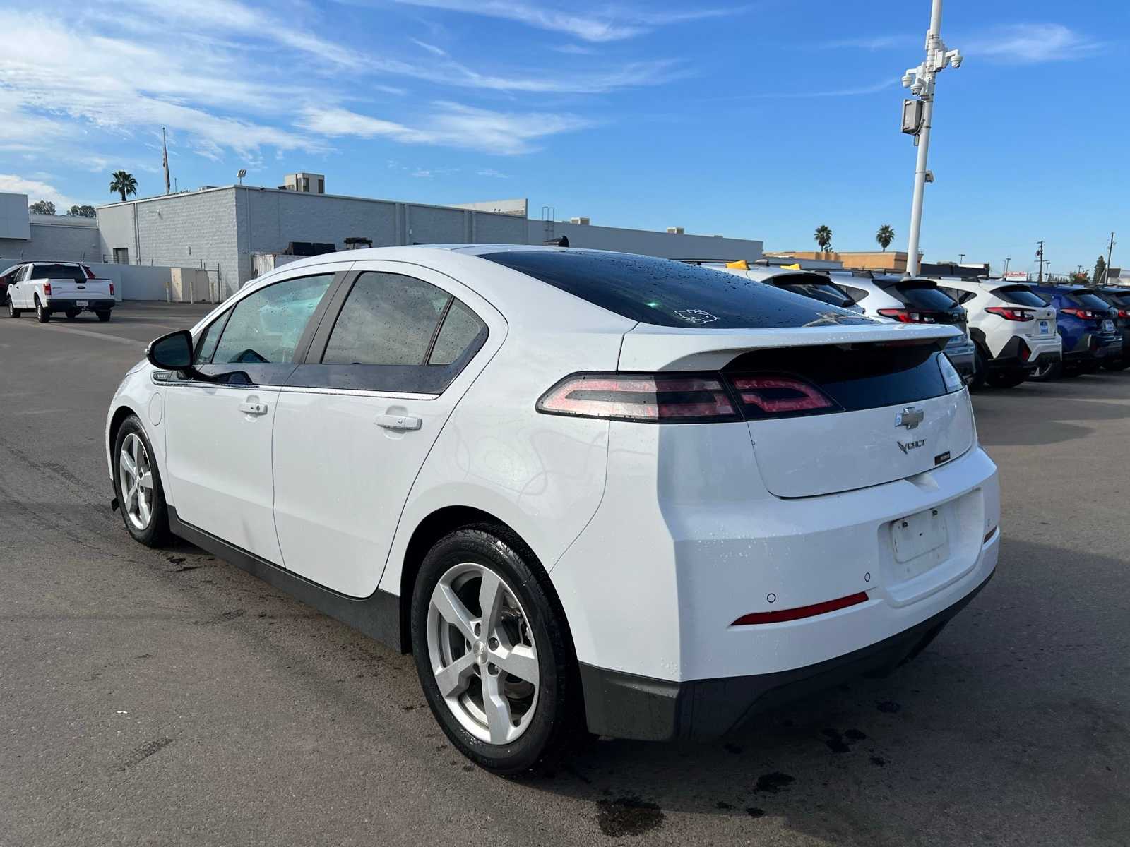 Thumbnail: 2013 Chevrolet Volt - 3