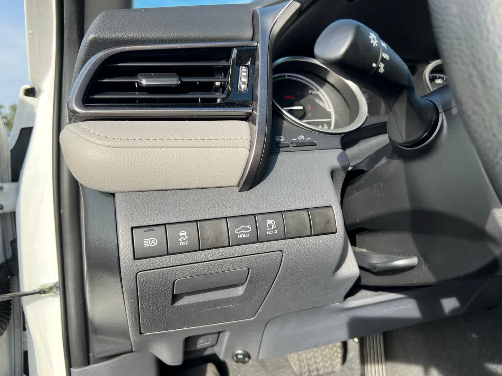 Thumbnail: 2022 Toyota Camry - 28