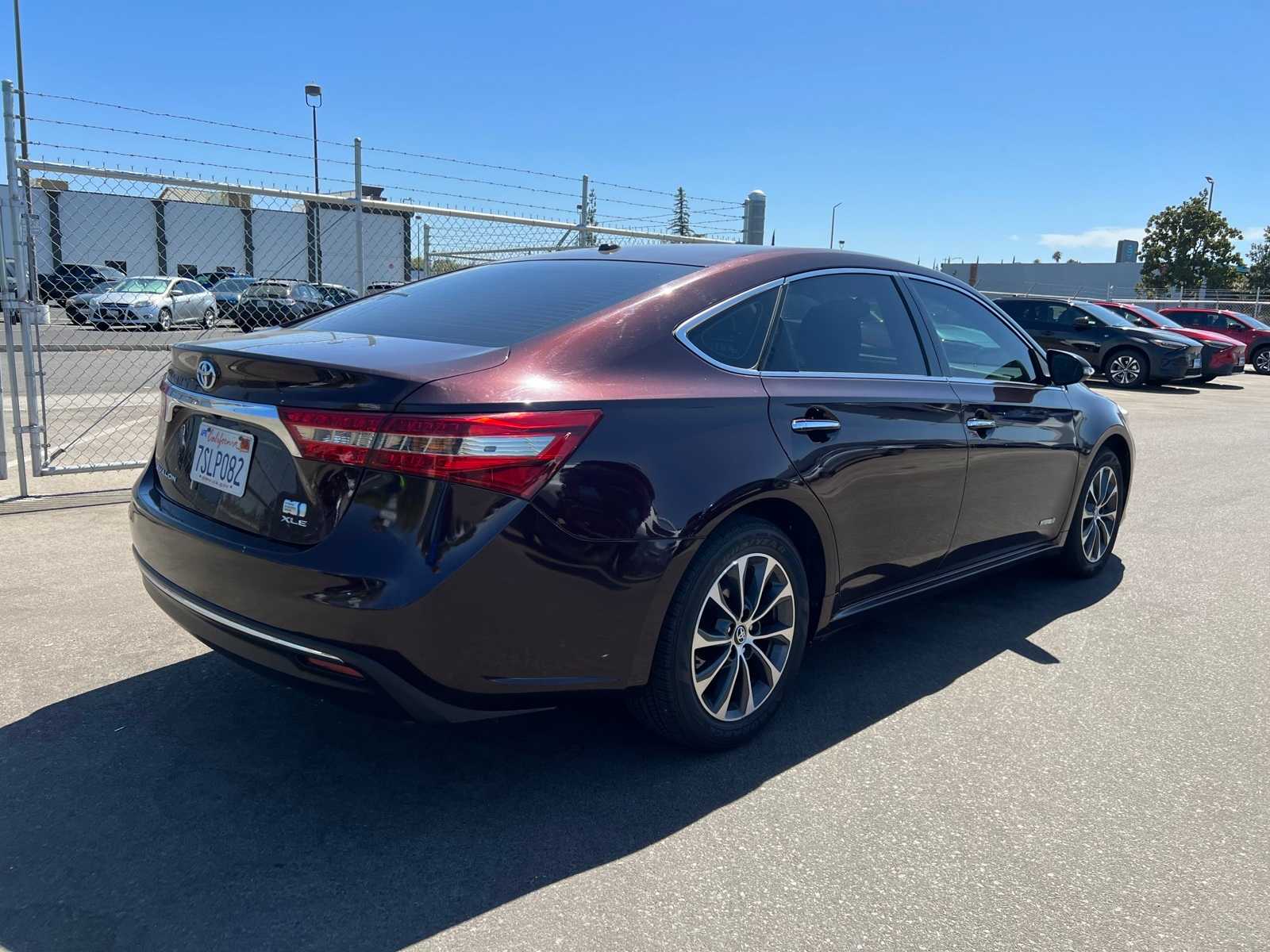 Thumbnail: 2016 Toyota Avalon - 9