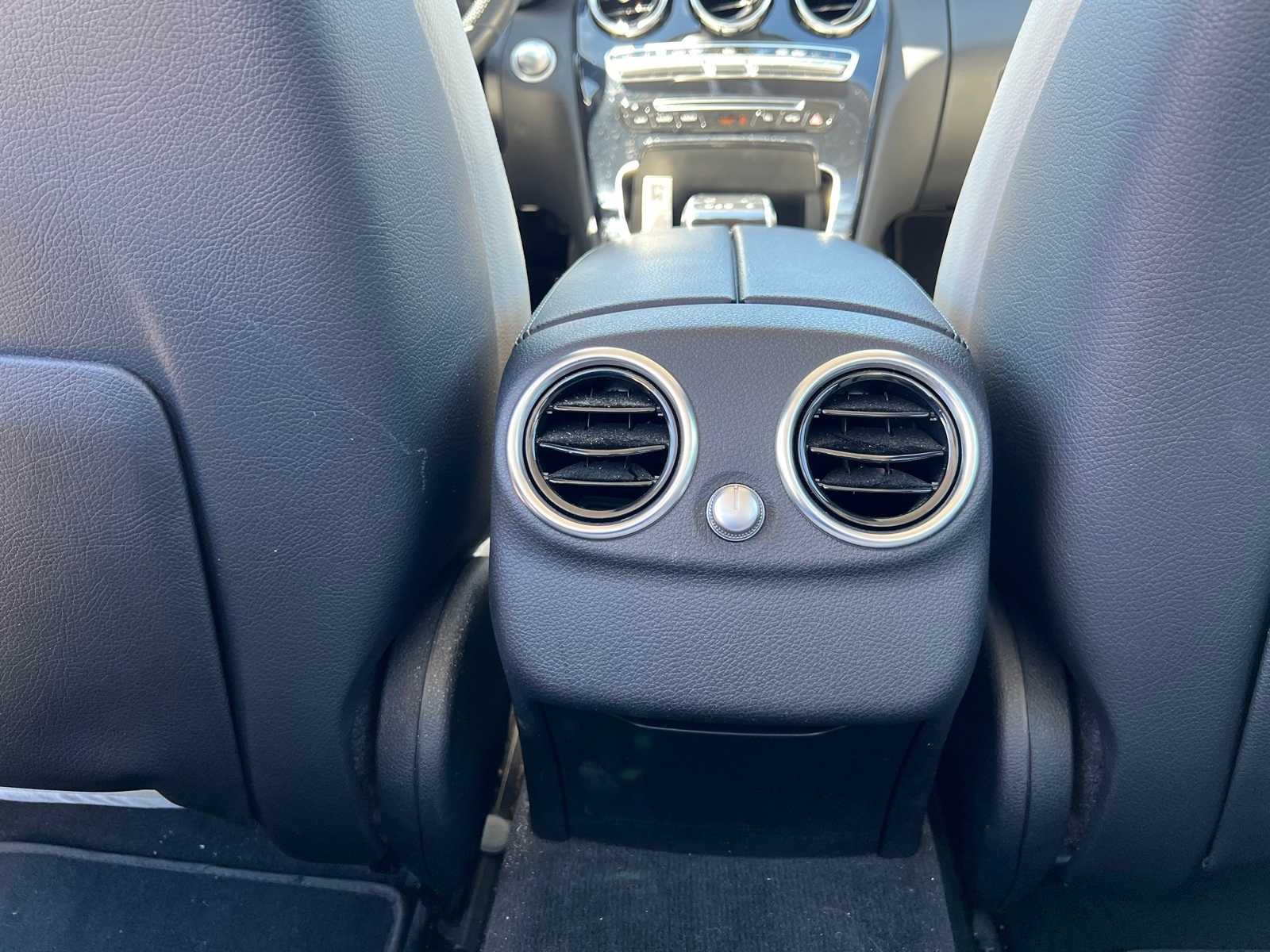 Thumbnail: 2016 Mercedes-Benz C-Class - 29