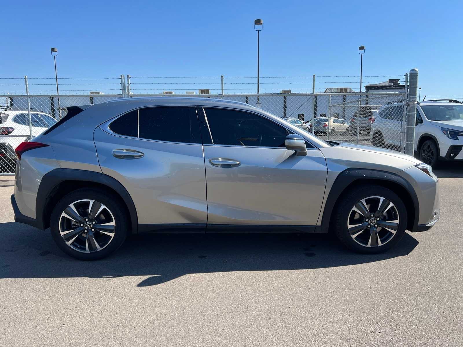 Thumbnail: 2020 Lexus UX - 9
