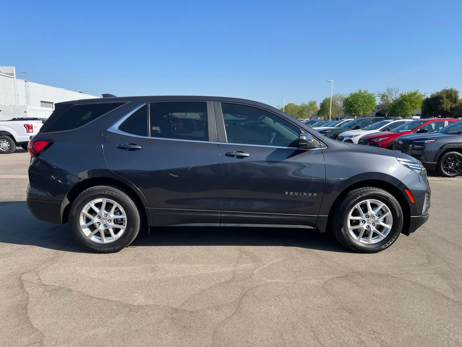 Thumbnail: 2022 Chevrolet Equinox - 10