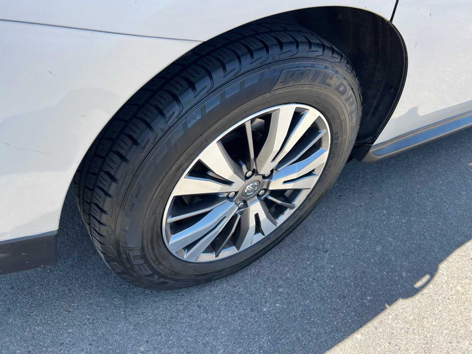 Thumbnail: 2019 Nissan Pathfinder - 21