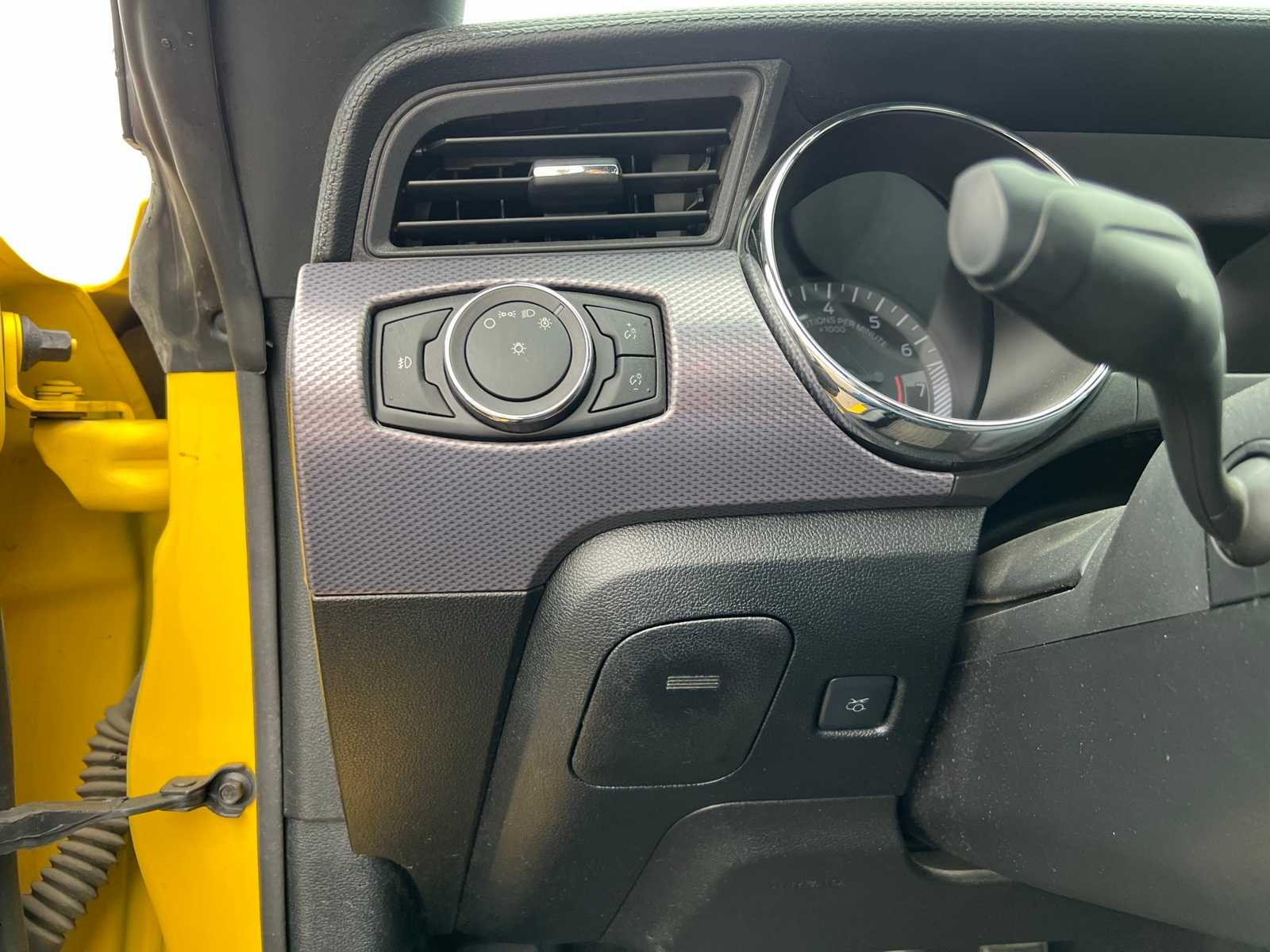 Thumbnail: 2015 Ford Mustang - 27