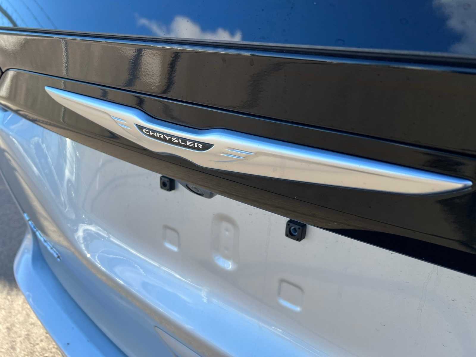 Thumbnail: 2023 Chrysler Voyager - 6