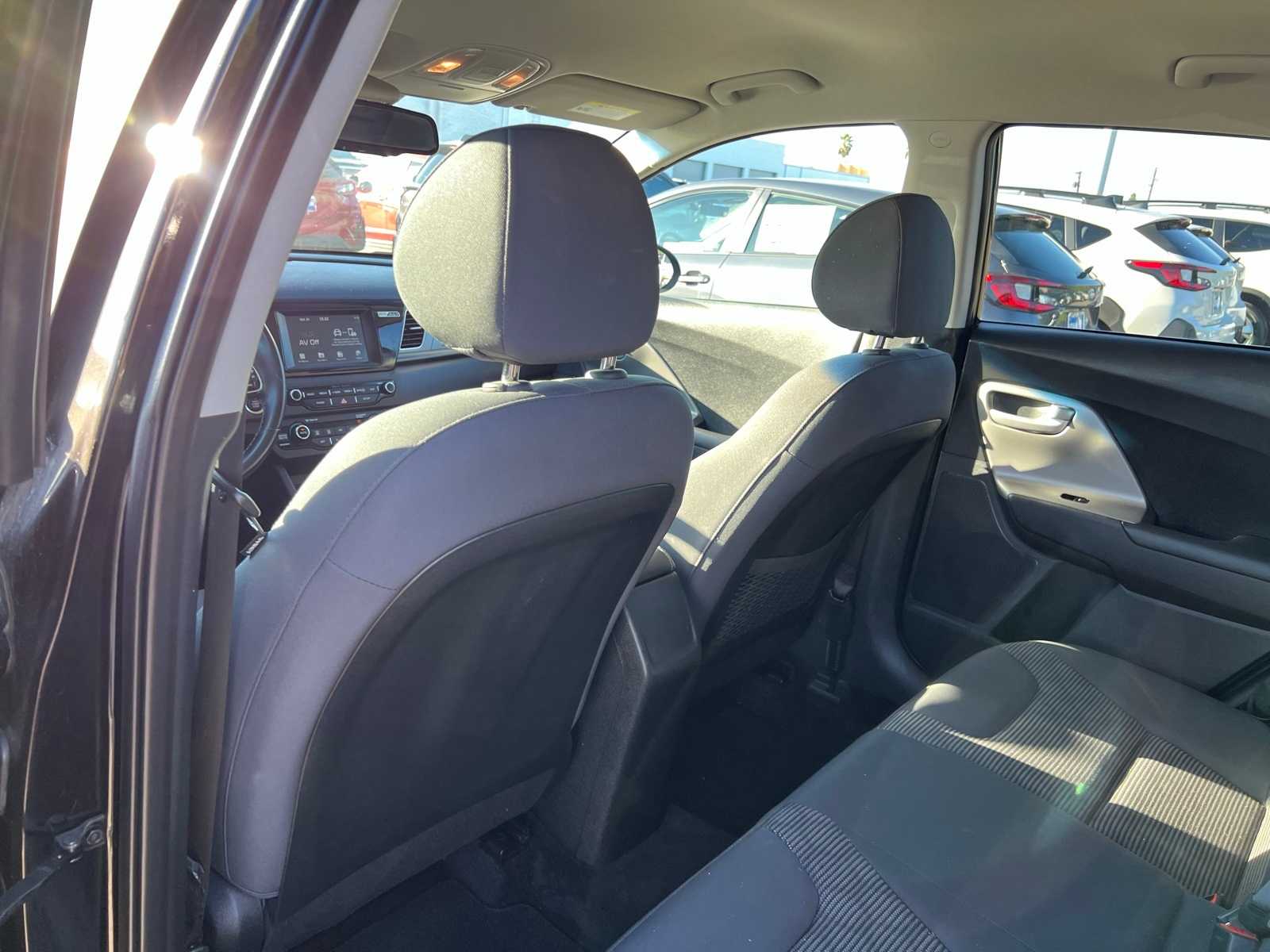 Thumbnail: 2018 Kia Niro - 18