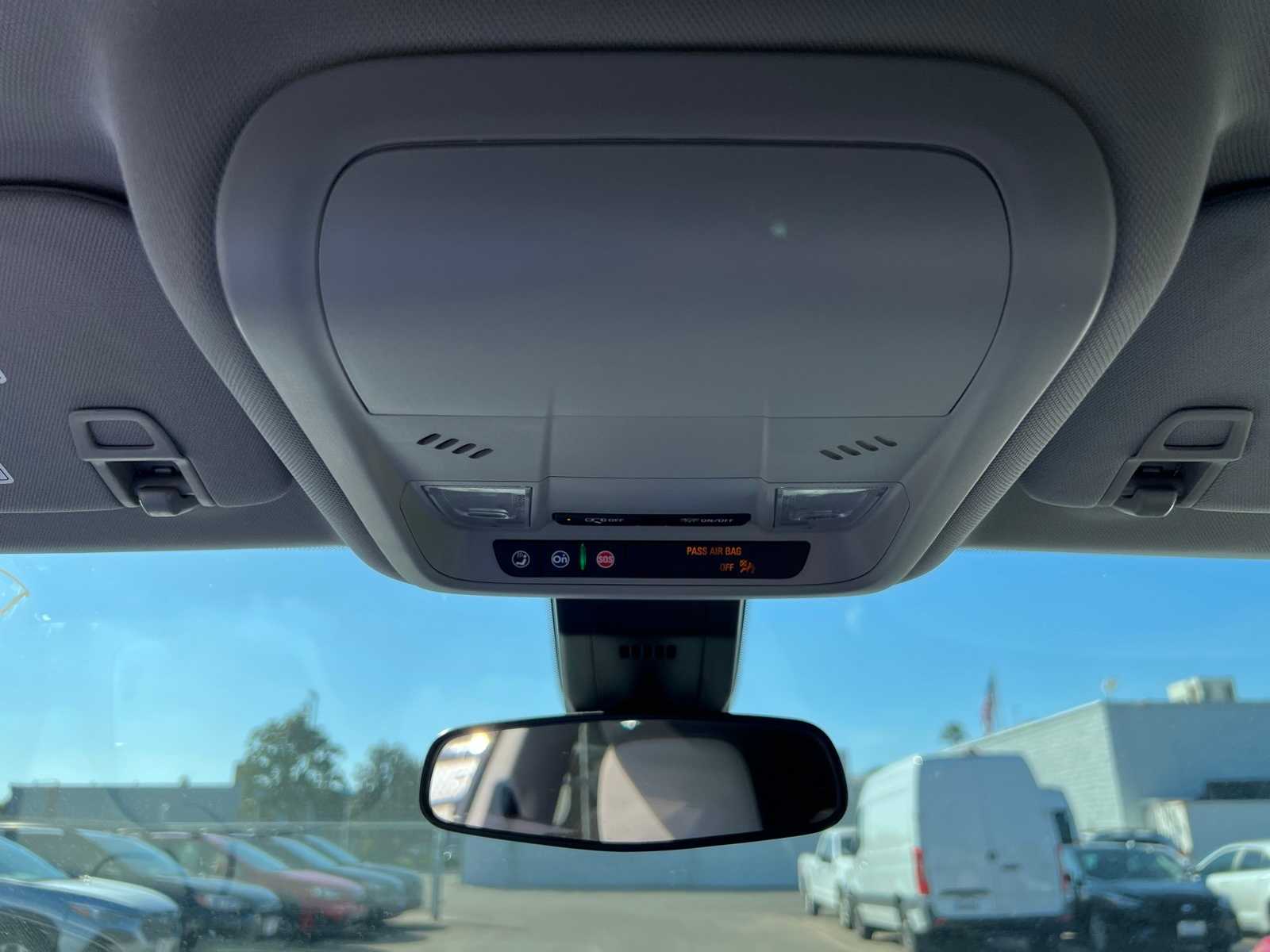 Thumbnail: 2020 Chevrolet Equinox - 33