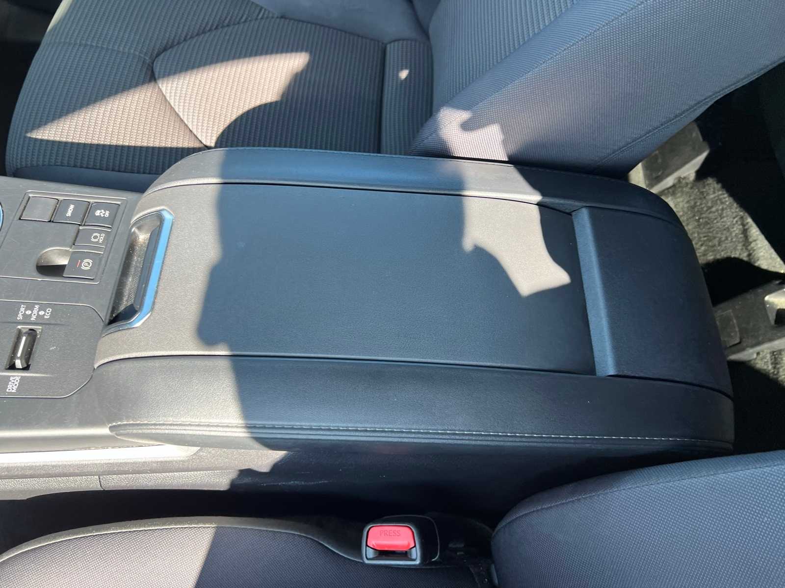 Thumbnail: 2023 Toyota Highlander - 40