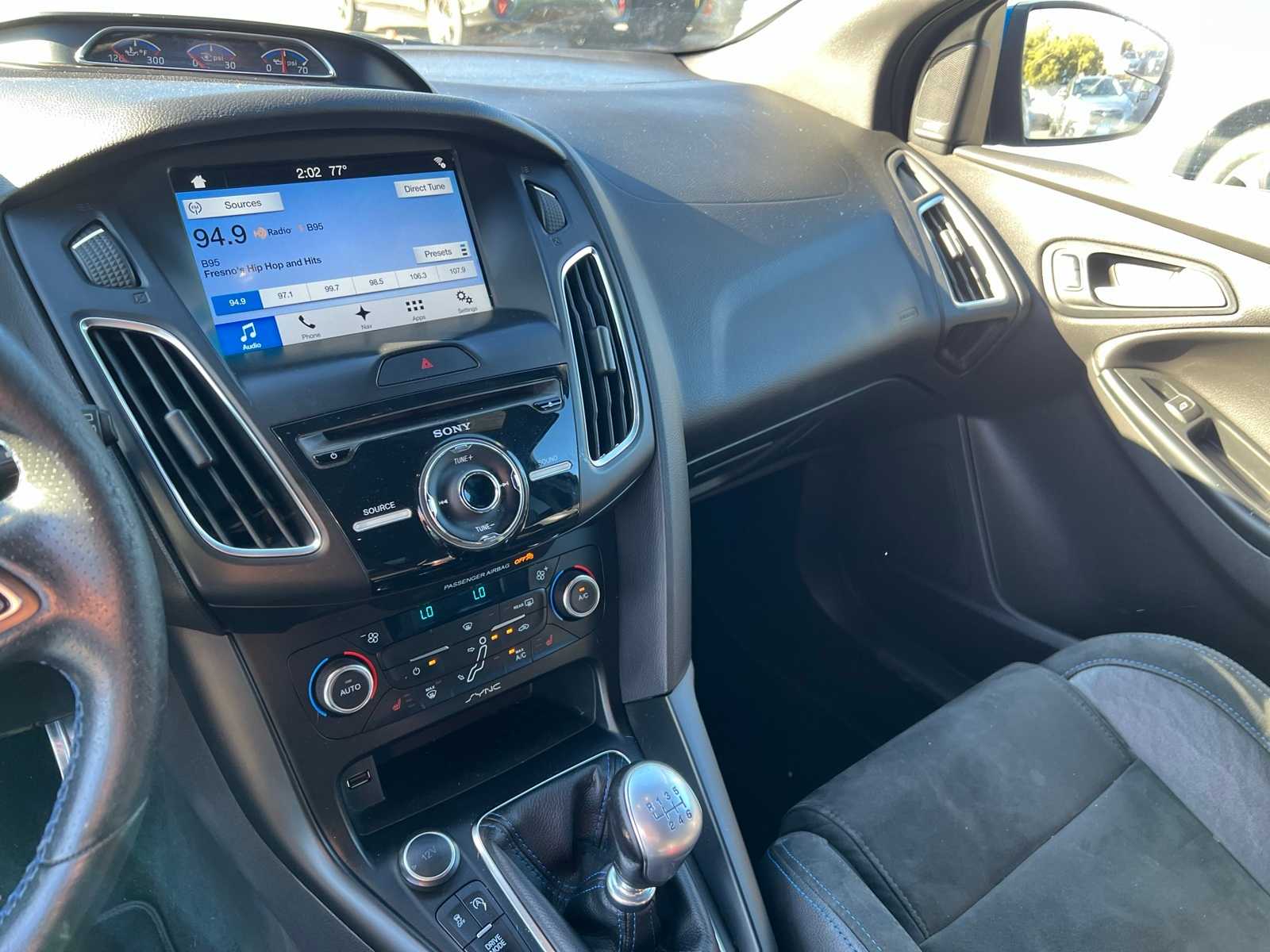 Thumbnail: 2017 Ford Focus - 32