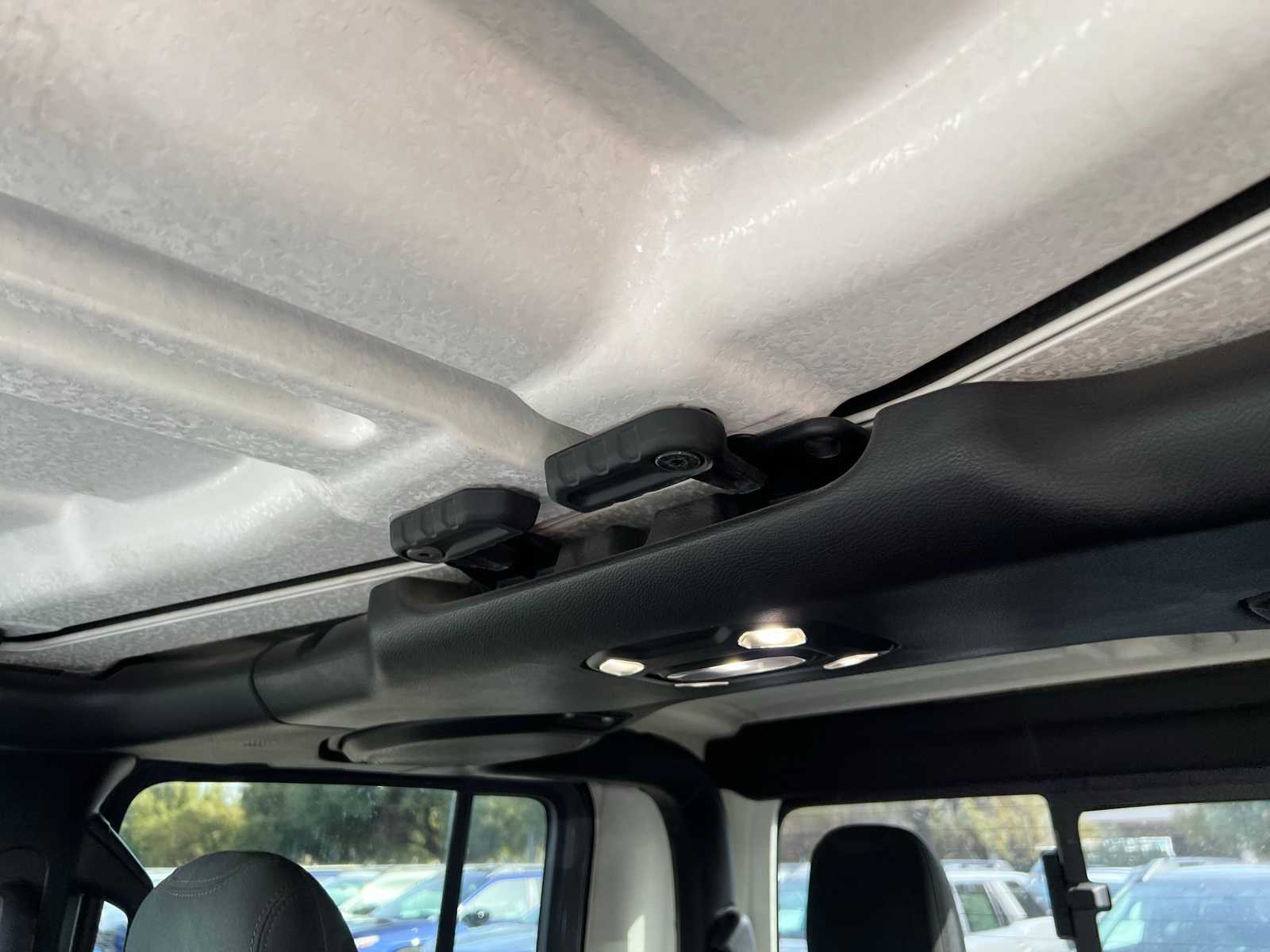 Thumbnail: 2021 Jeep Gladiator - 32