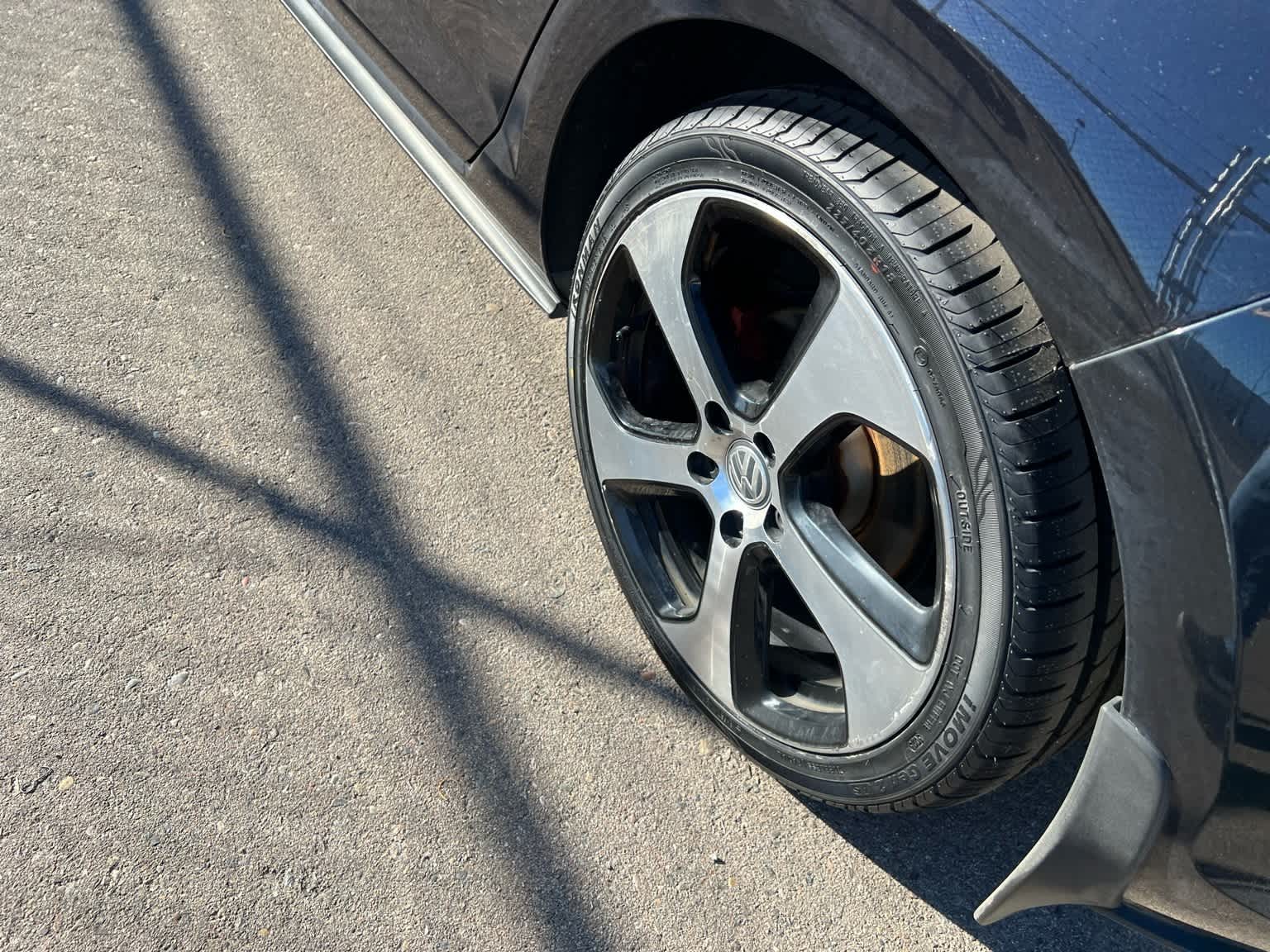 Thumbnail: 2016 Volkswagen Golf - 16