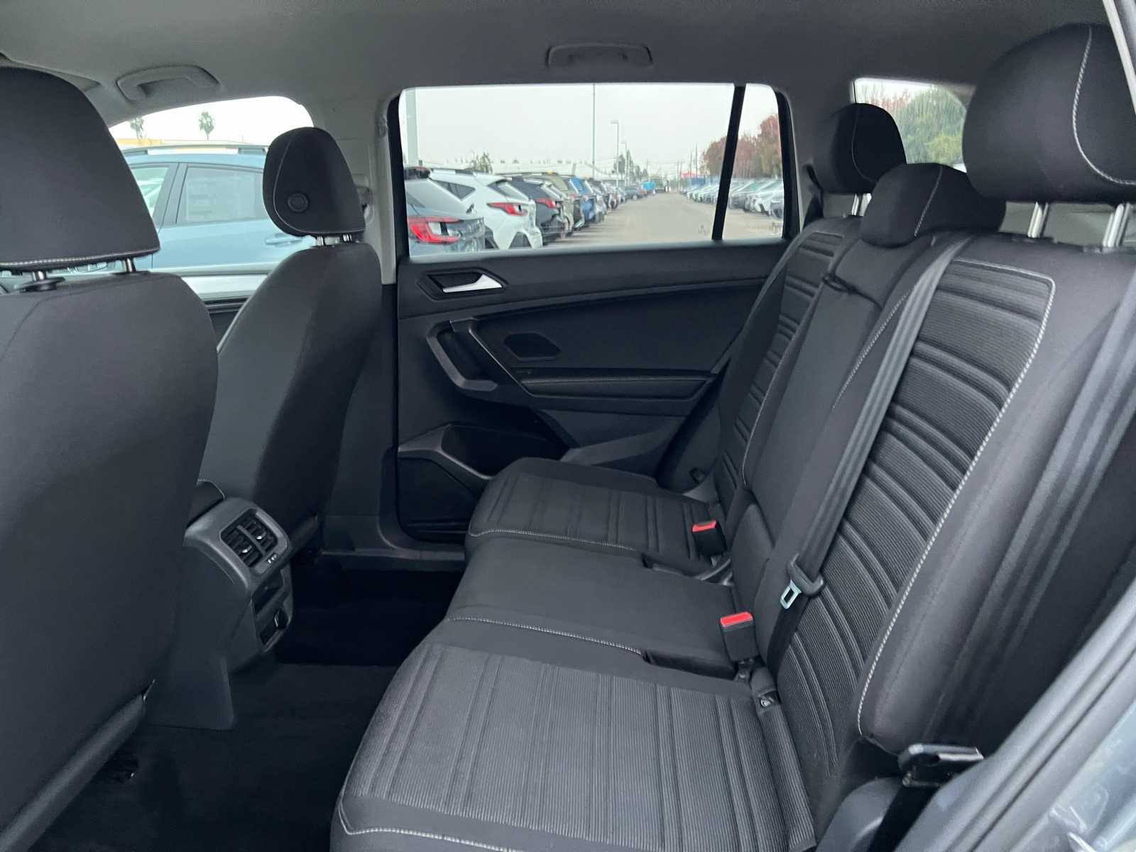 Thumbnail: 2024 Volkswagen Tiguan - 18