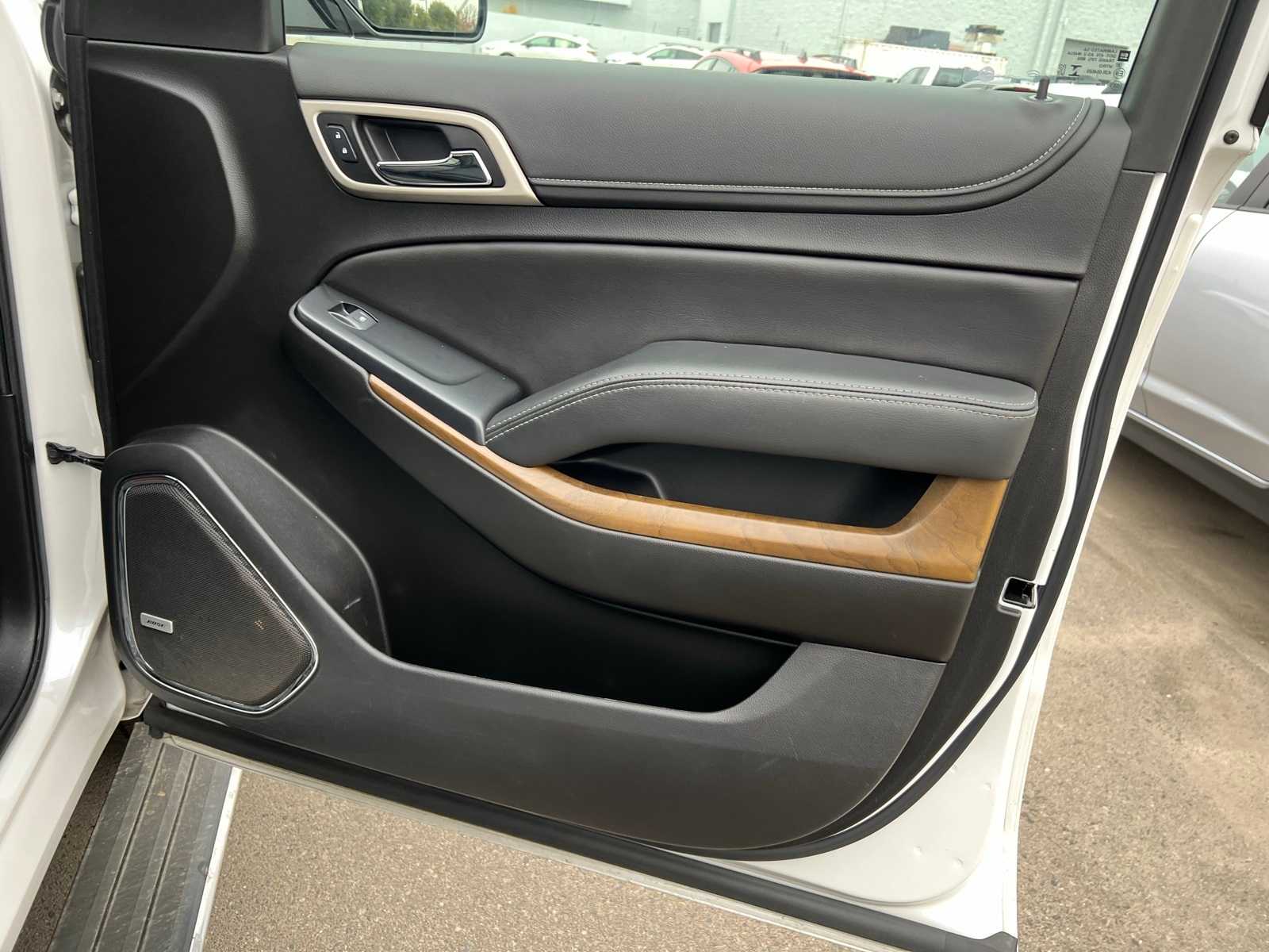 Thumbnail: 2020 GMC Yukon - 28