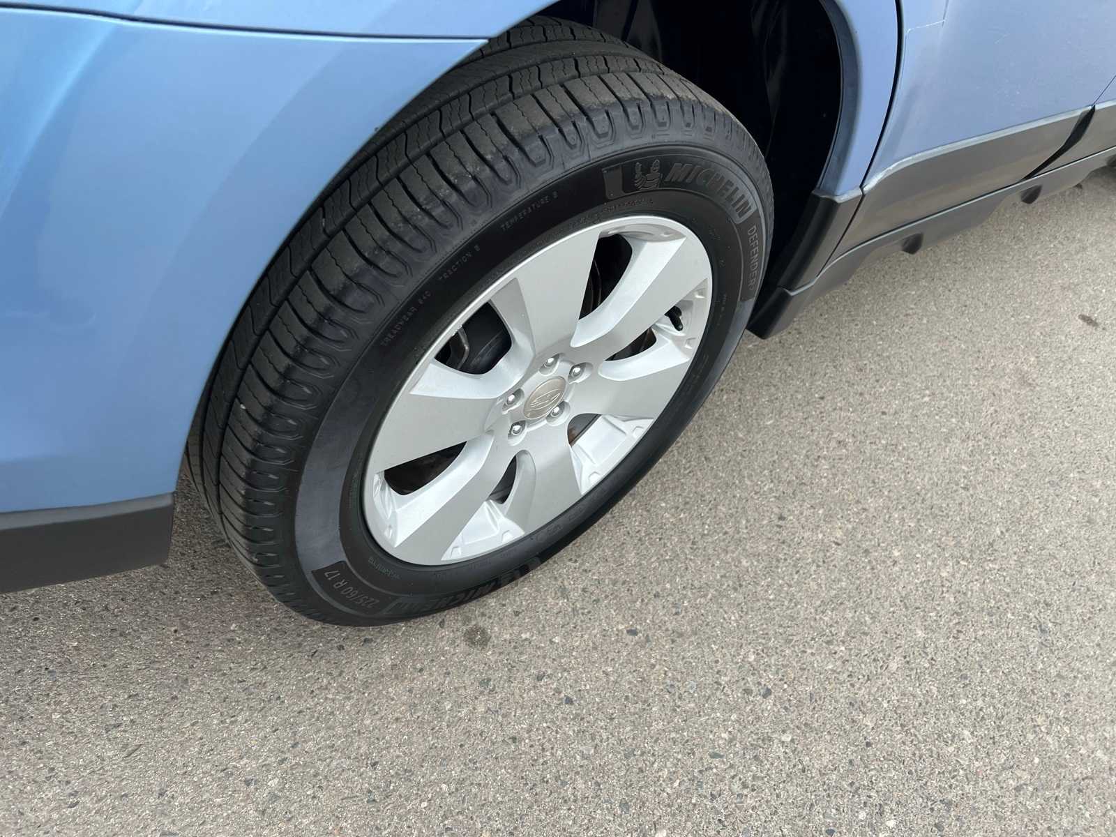 Thumbnail: 2011 Subaru Outback - 21