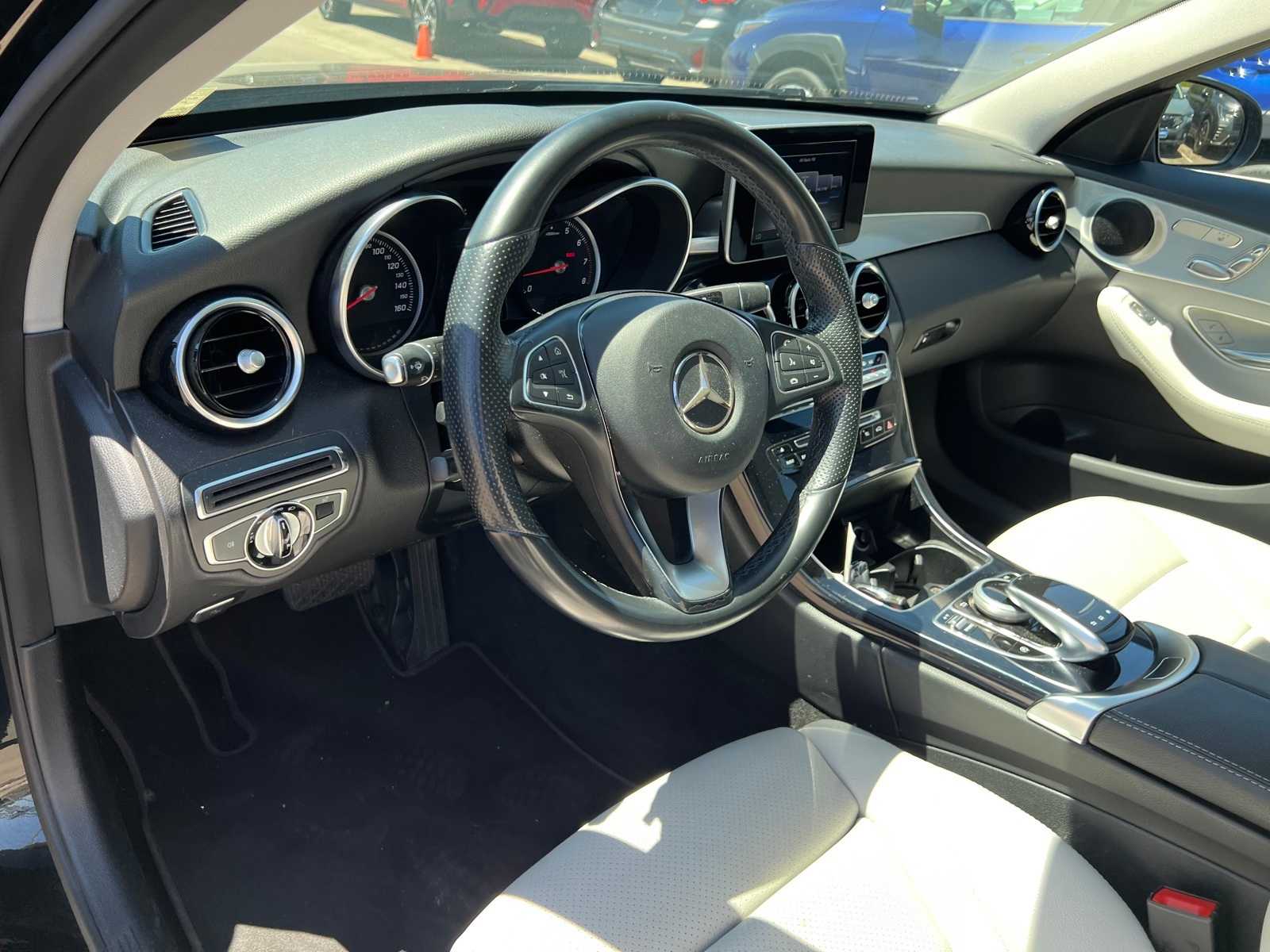 Thumbnail: 2016 Mercedes-Benz C-Class - 12