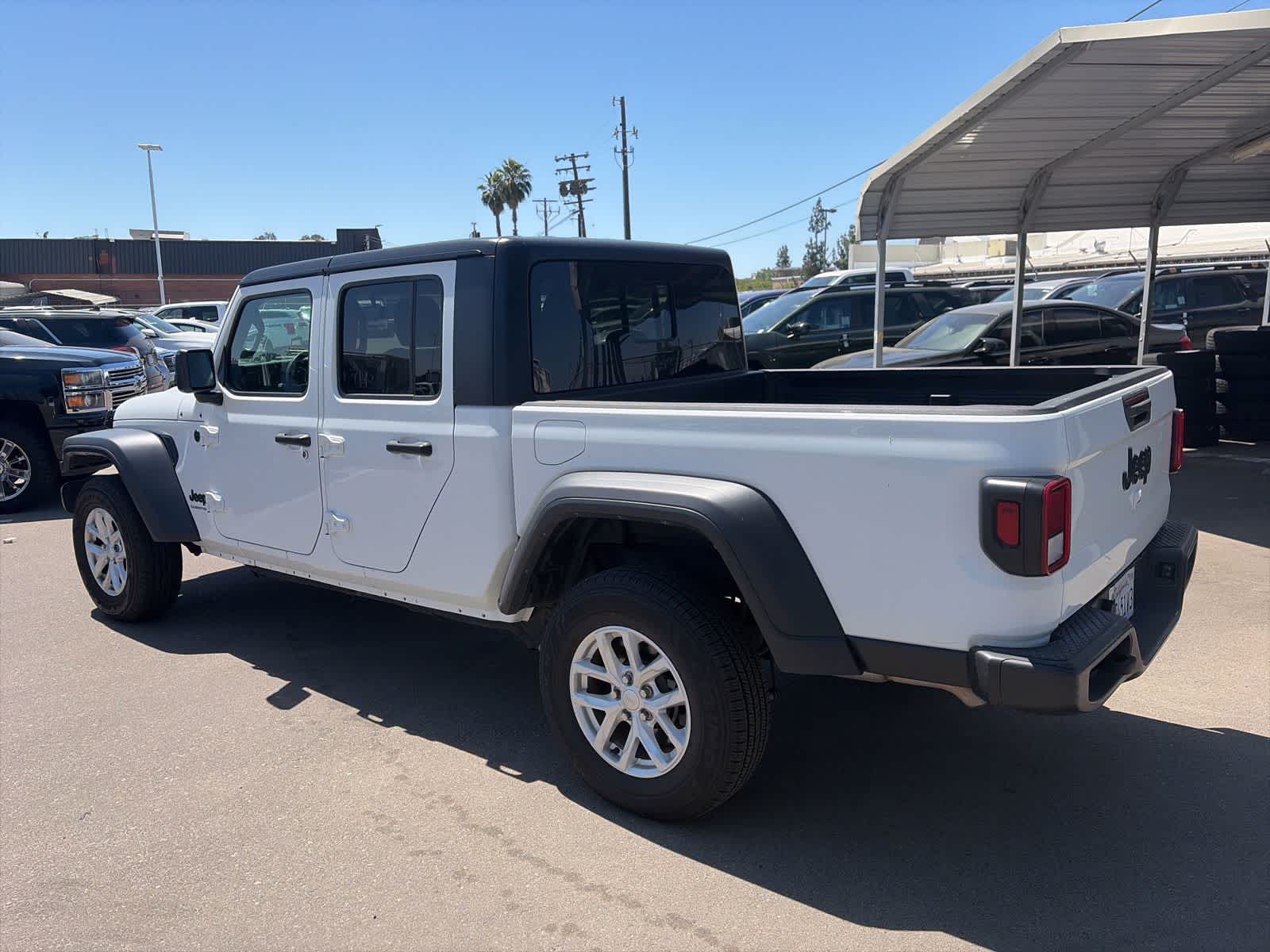 Thumbnail: 2023 Jeep Gladiator - 15