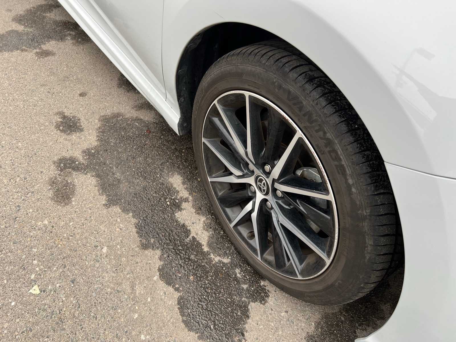 Thumbnail: 2023 Toyota Camry - 24