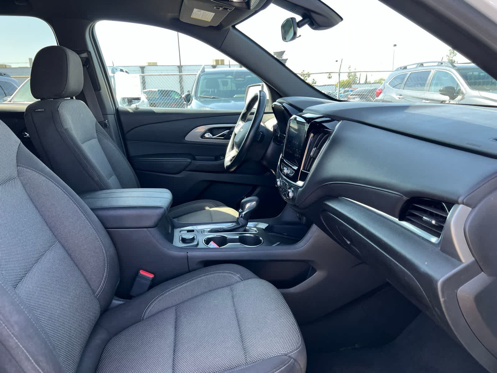 Thumbnail: 2023 Chevrolet Traverse - 26