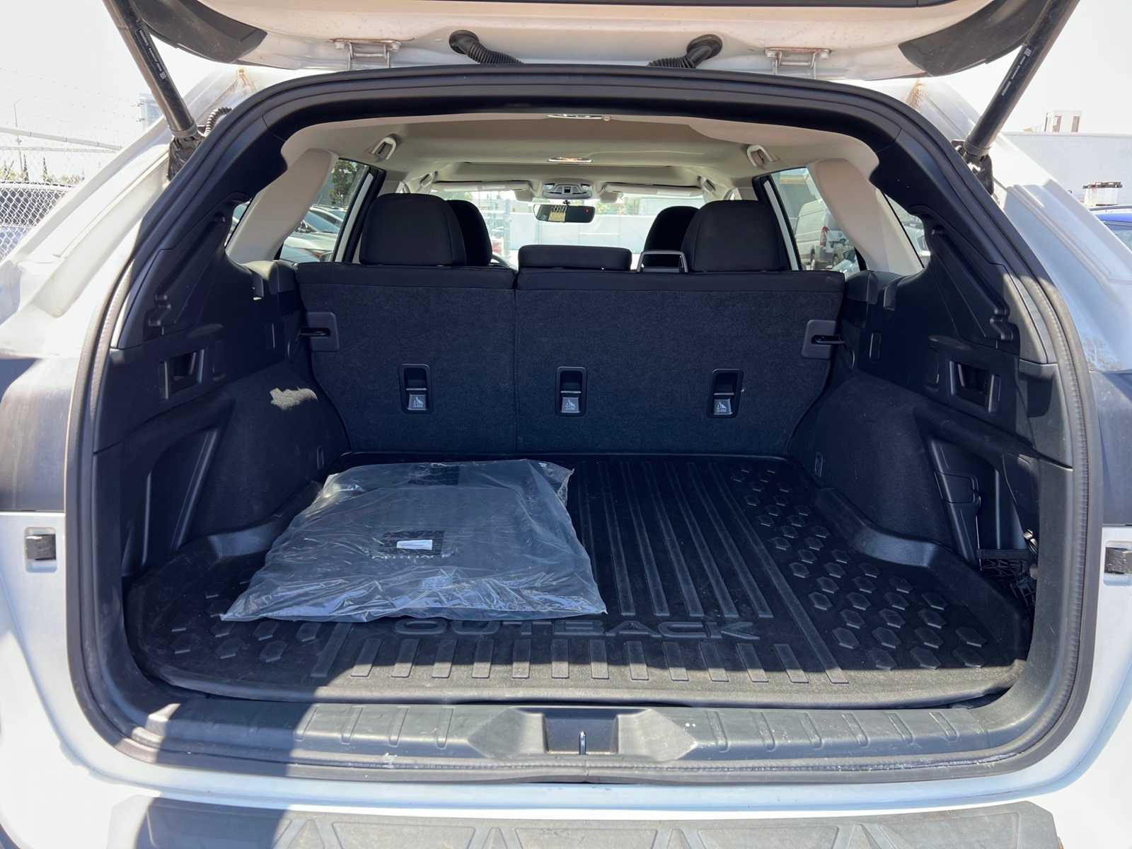 Thumbnail: 2022 Subaru Outback - 8