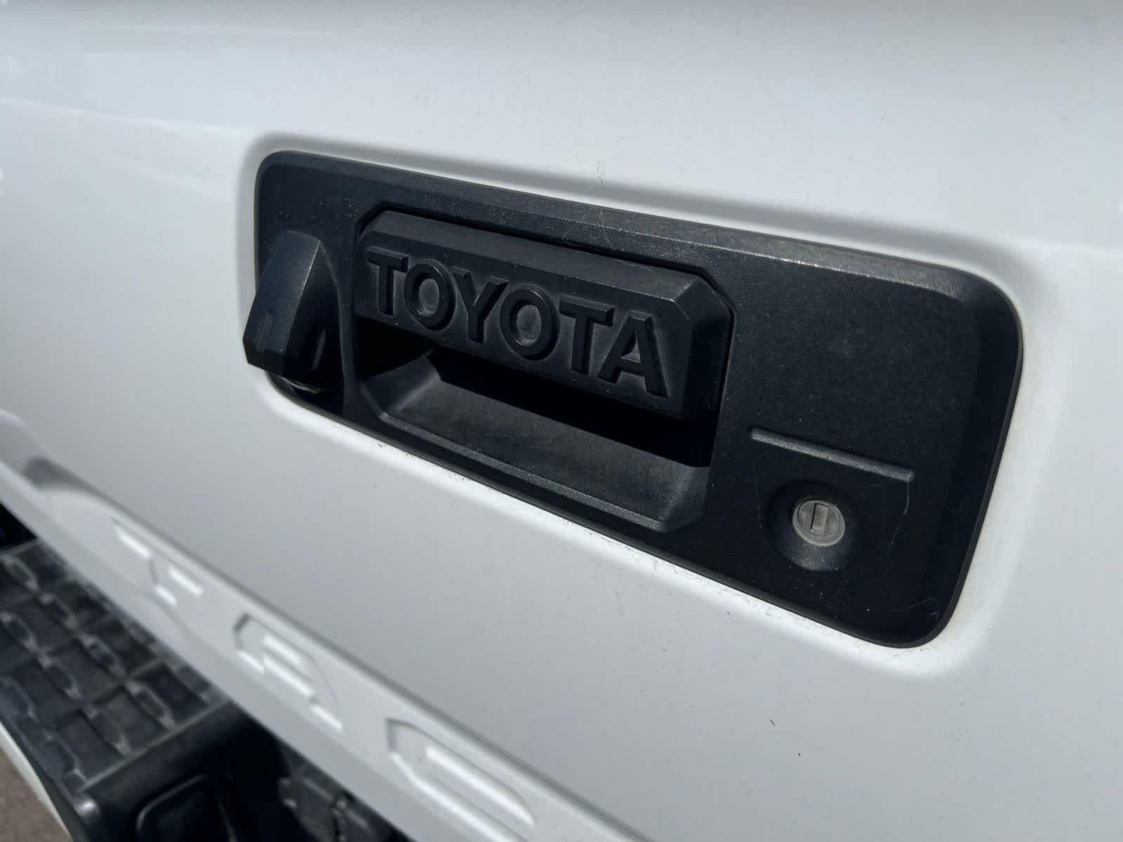 Thumbnail: 2017 Toyota Tacoma - 5