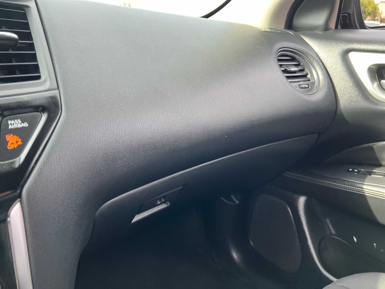 Thumbnail: 2020 Nissan Pathfinder - 38