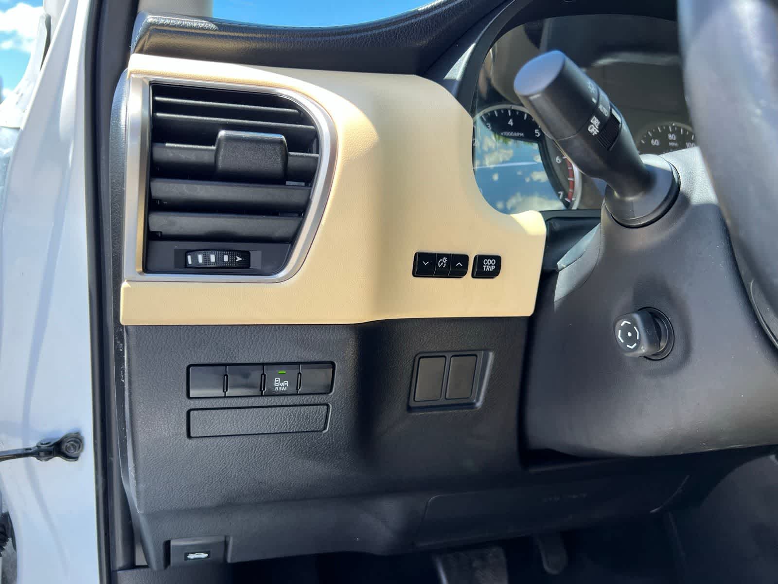 Thumbnail: 2016 Lexus NX - 32