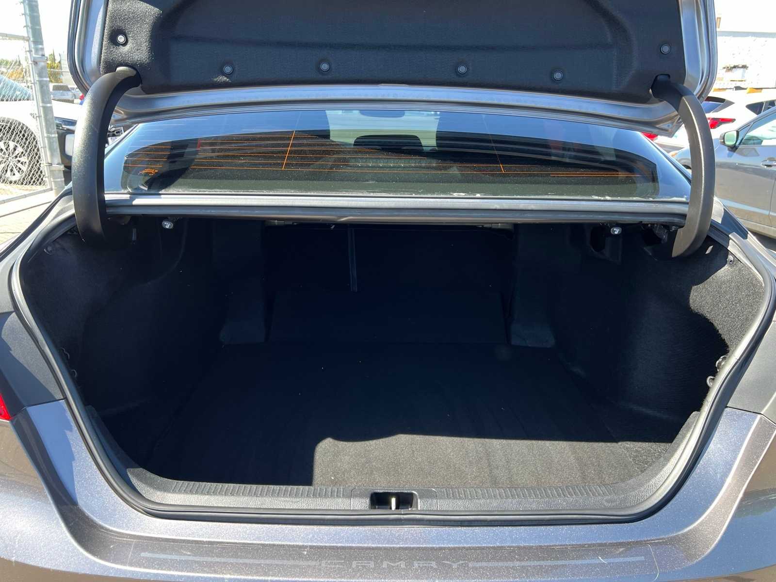 Thumbnail: 2018 Toyota Camry - 7