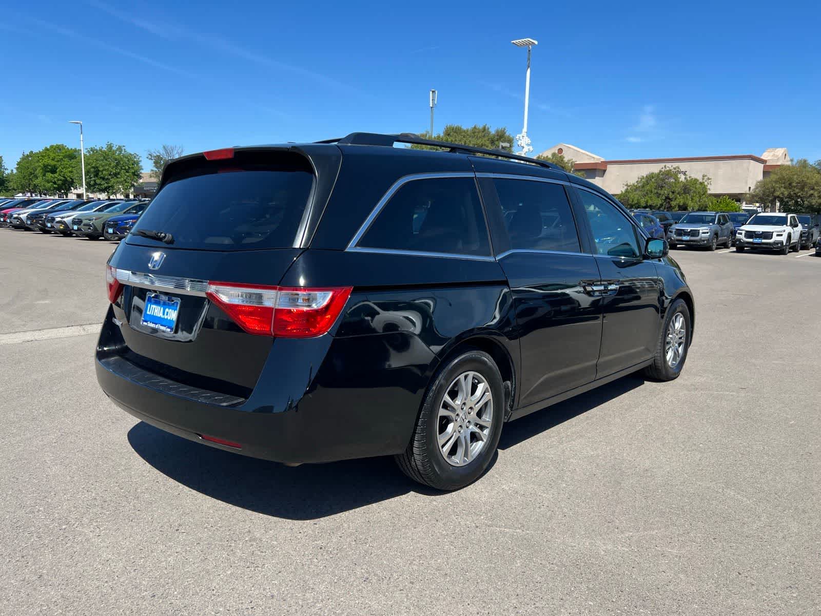 Thumbnail: 2011 Honda Odyssey - 8