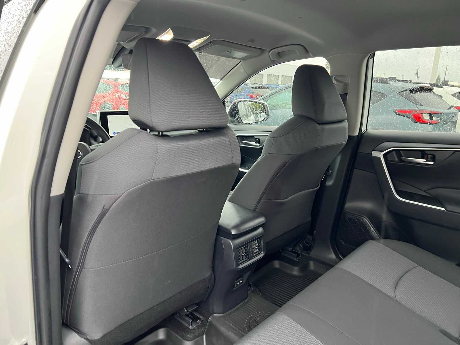 Thumbnail: 2025 Toyota RAV4 - 18