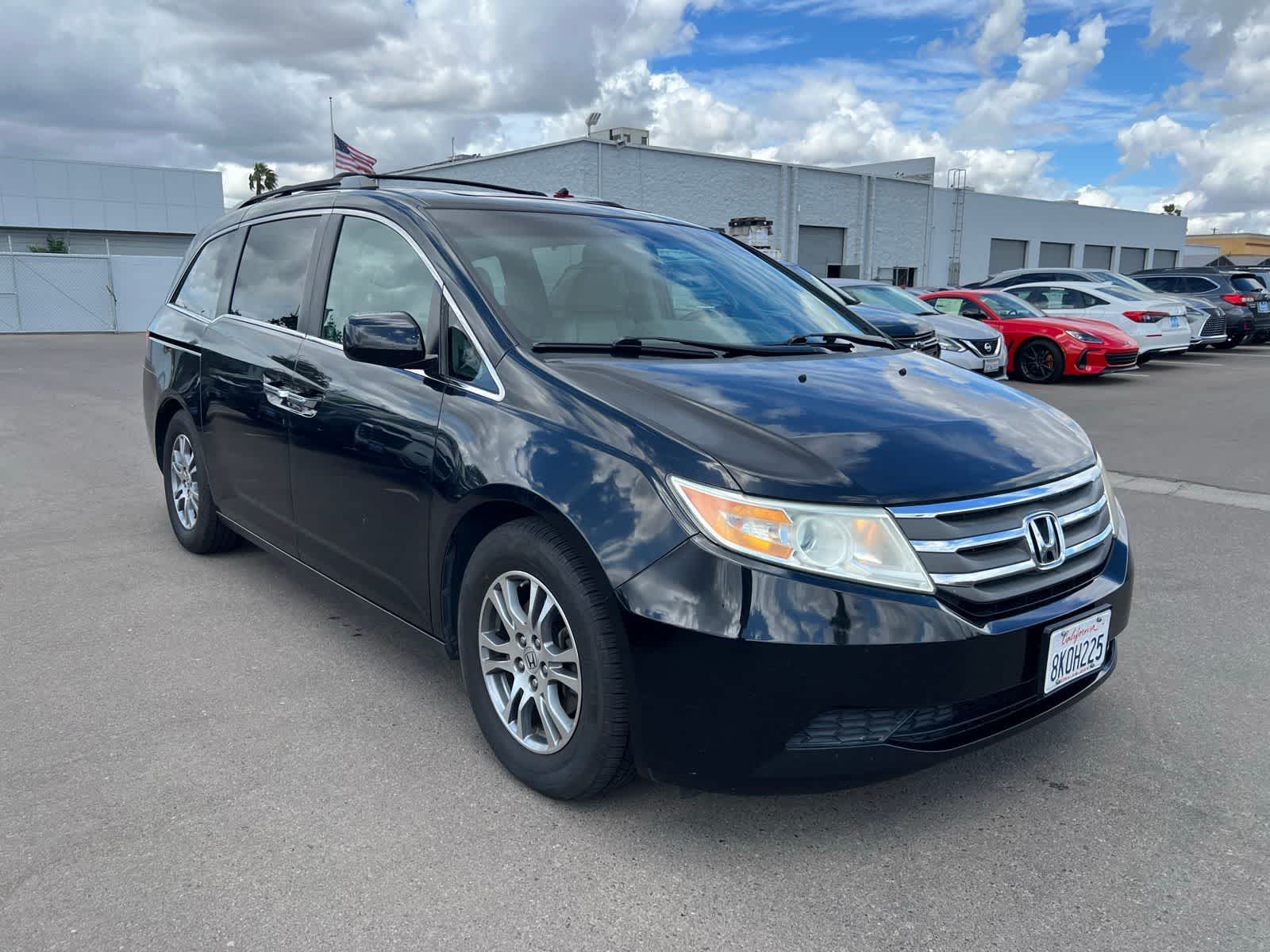 Thumbnail: 2011 Honda Odyssey - 10